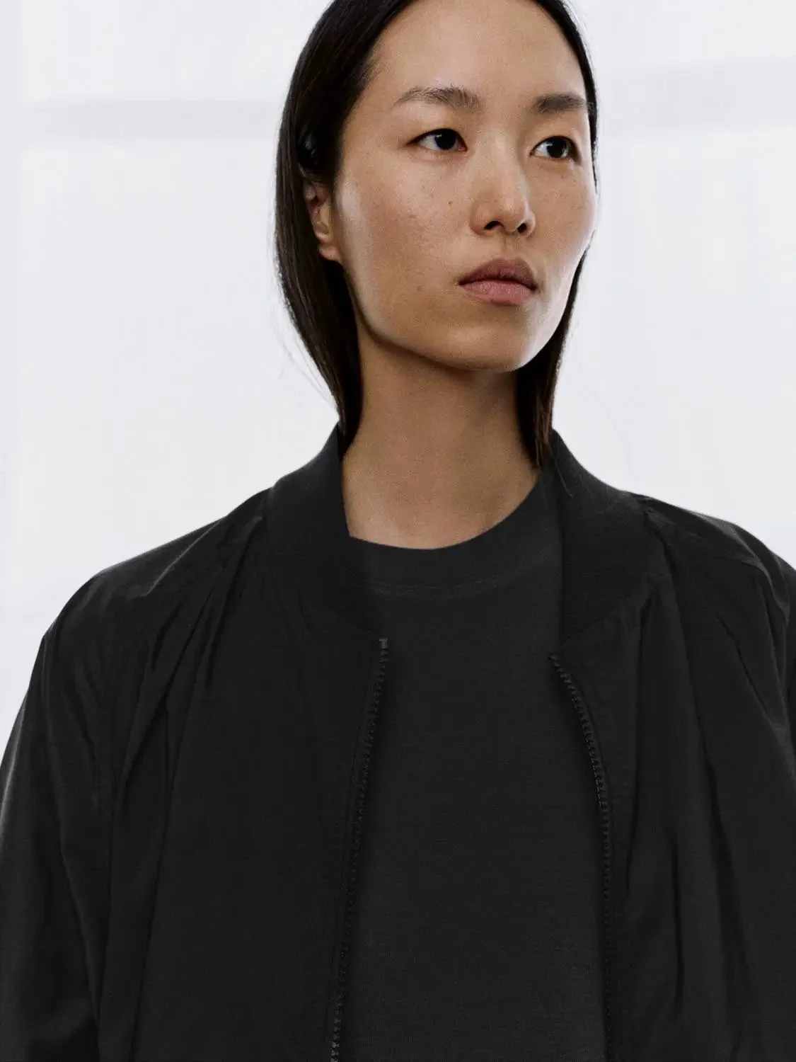 20030-v-neck-collarless-zip-up-jackets-3.webp V-Neck Collarless Zip-Up Jackets