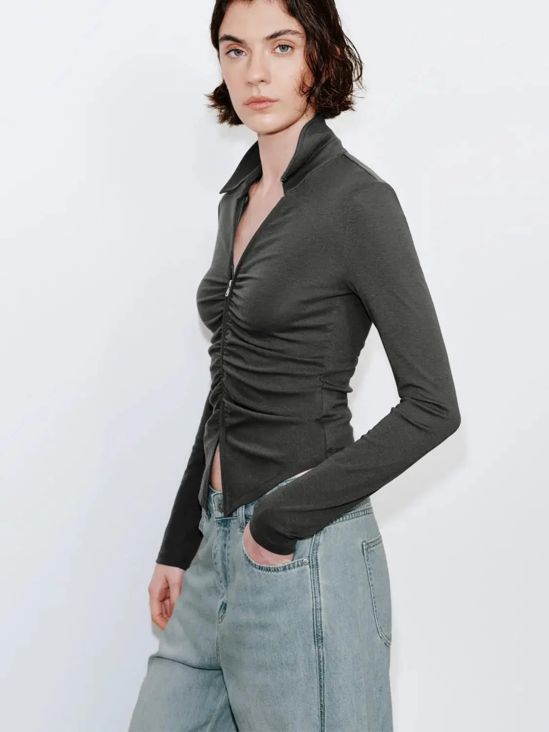 20090-shirring-detail-zip-up-skinny-fit-shirts-2.webp Shirring Detail Zip-Up Skinny-Fit Shirts