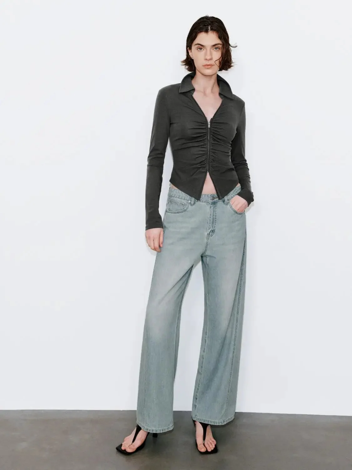 20090-shirring-detail-zip-up-skinny-fit-shirts-5.webp Shirring Detail Zip-Up Skinny-Fit Shirts