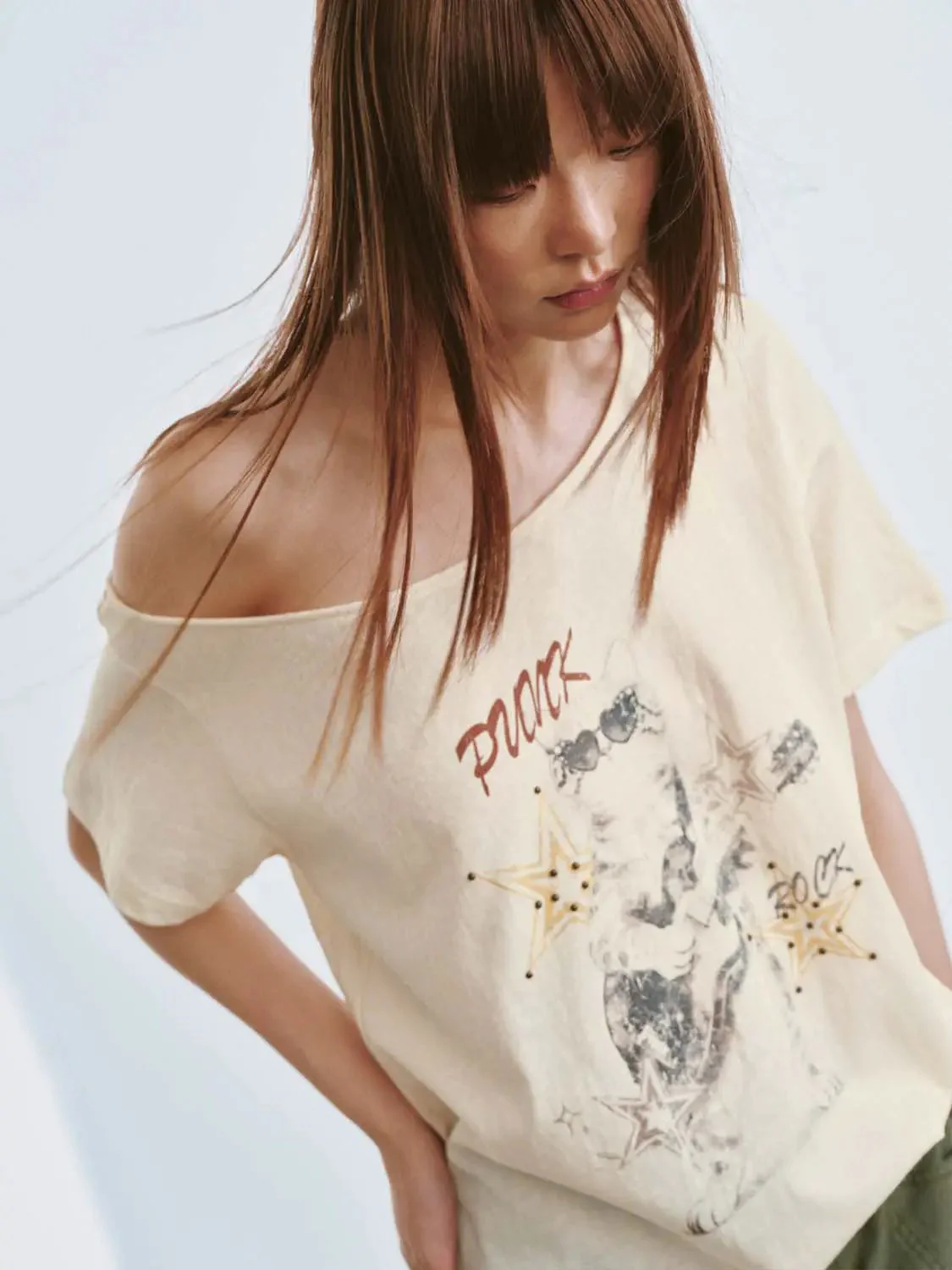 20174-cotton-blend-one-shoulder-graphic-star-print-tee-3.webp Cotton Blend One Shoulder Graphic Star Print Tee