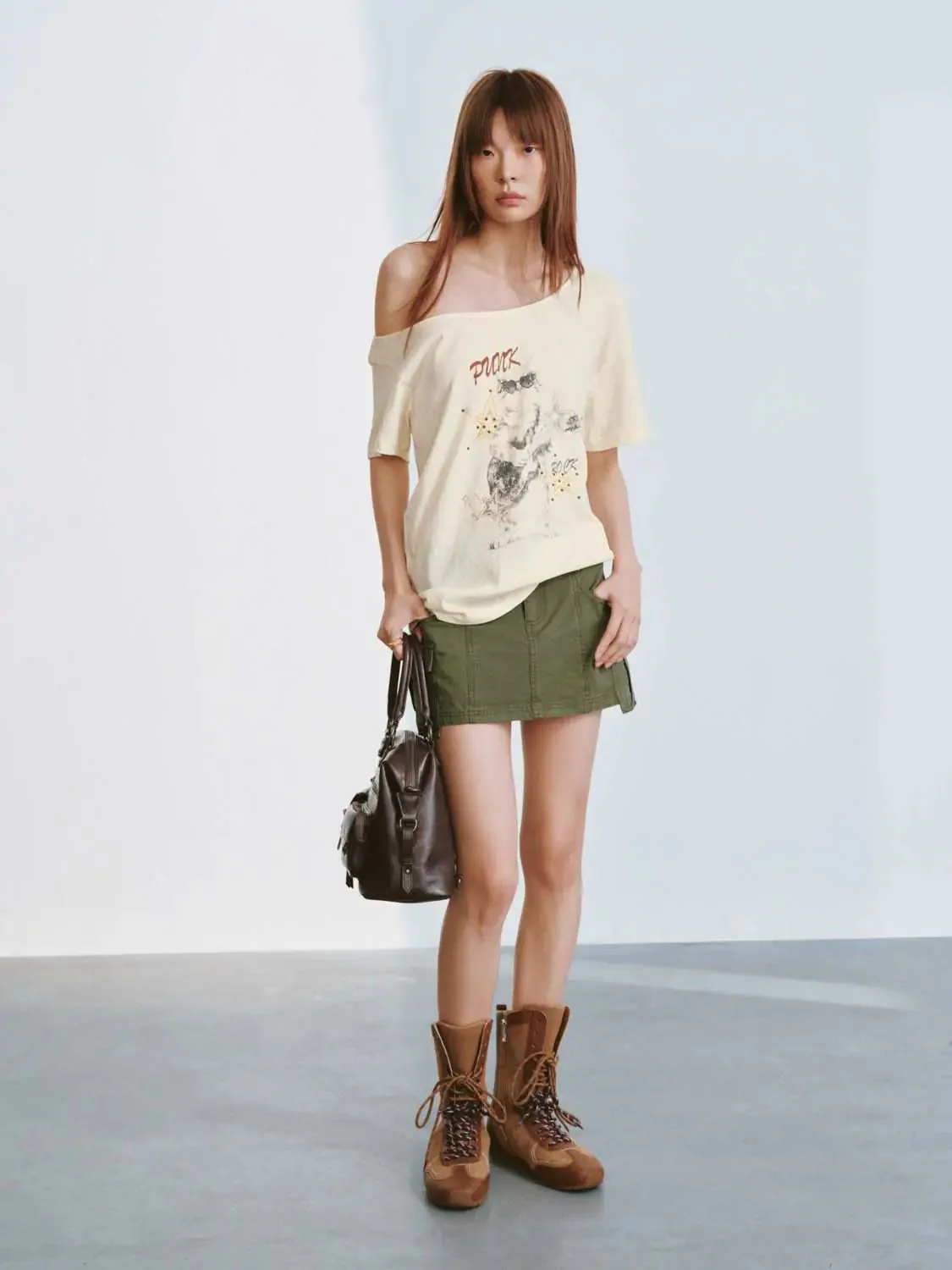 20174-cotton-blend-one-shoulder-graphic-star-print-tee-4.webp Cotton Blend One Shoulder Graphic Star Print Tee