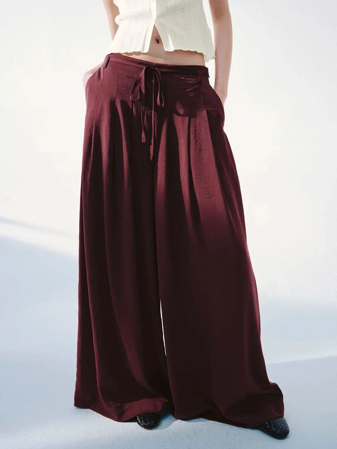 20262-string-belt-pleated-wide-leg-pants-1.webp String Belt Pleated Wide Leg Pants