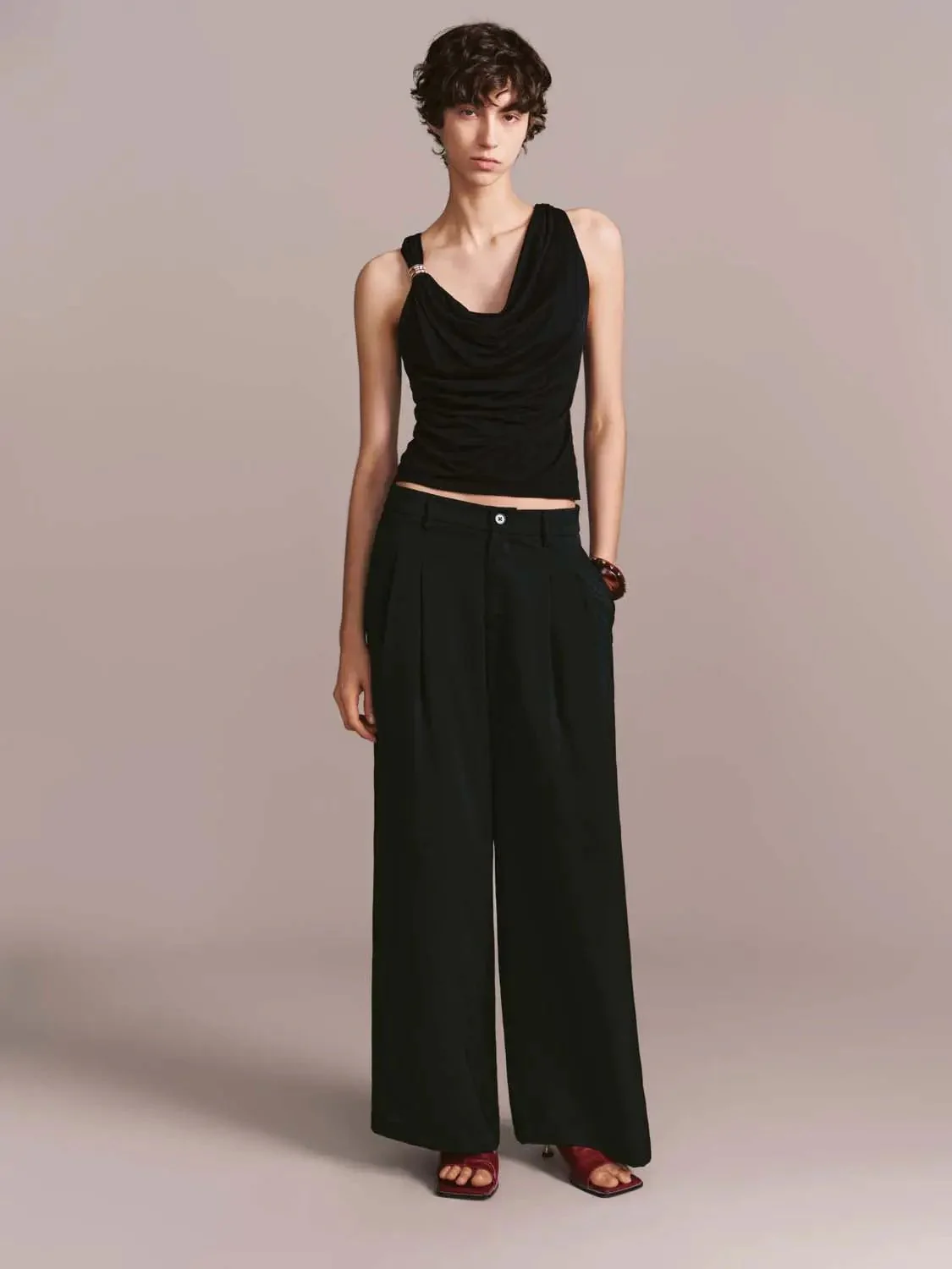 20334-lyocell-cowl-neck-draped-sleeveless-top-4.webp Lyocell Cowl Neck Draped Sleeveless Top