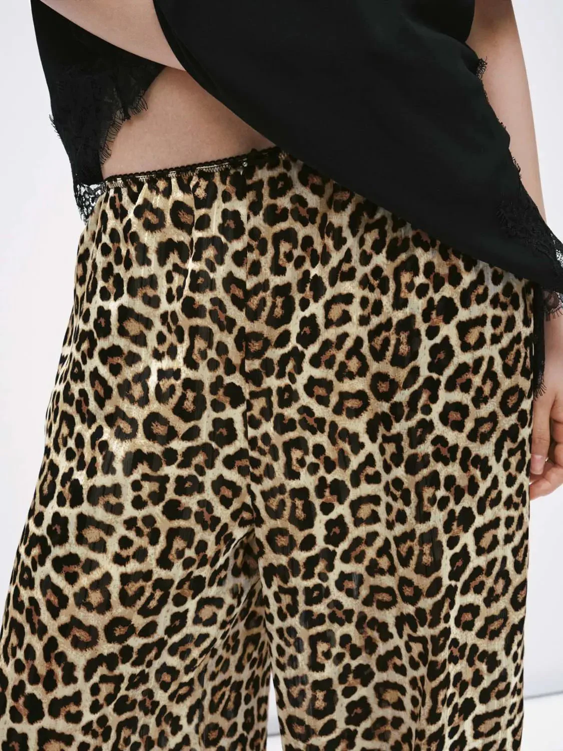 20503-lace-trim-leopard-print-wide-leg-pants-7.webp Lace Trim Leopard Print Wide Leg Pants