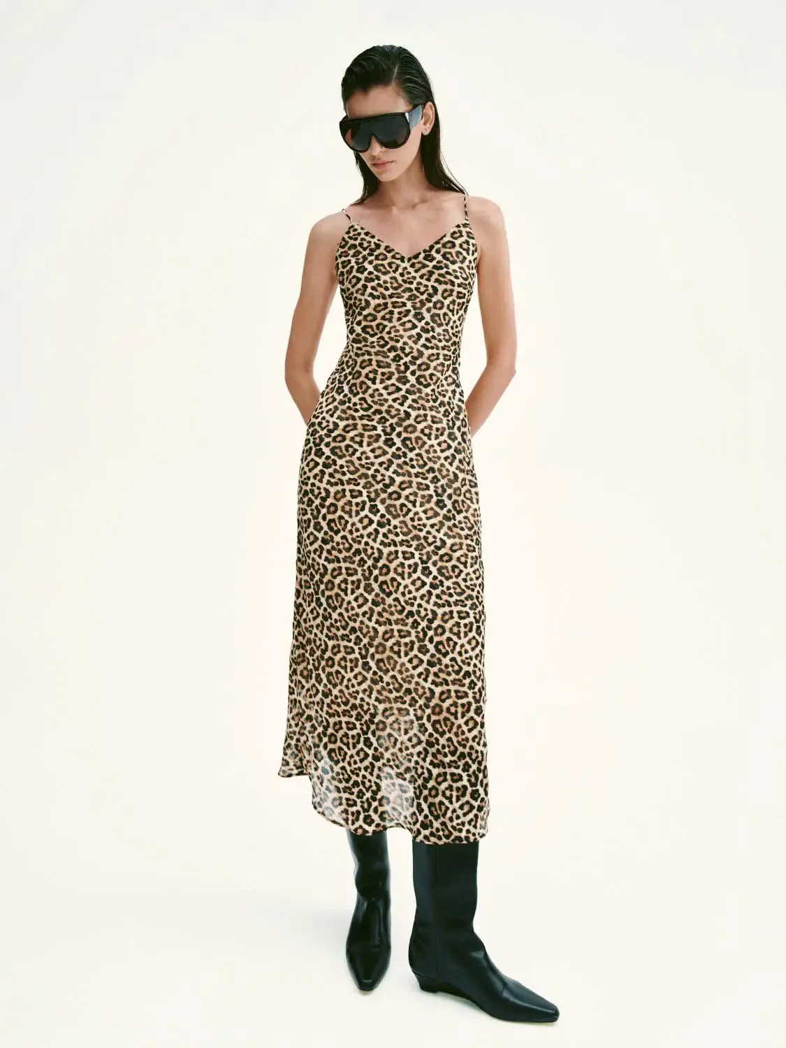 20517-leopard-print-strappy-maxi-silk-like-dress-9.webp Leopard Print Strappy Maxi Silk-Like Dress