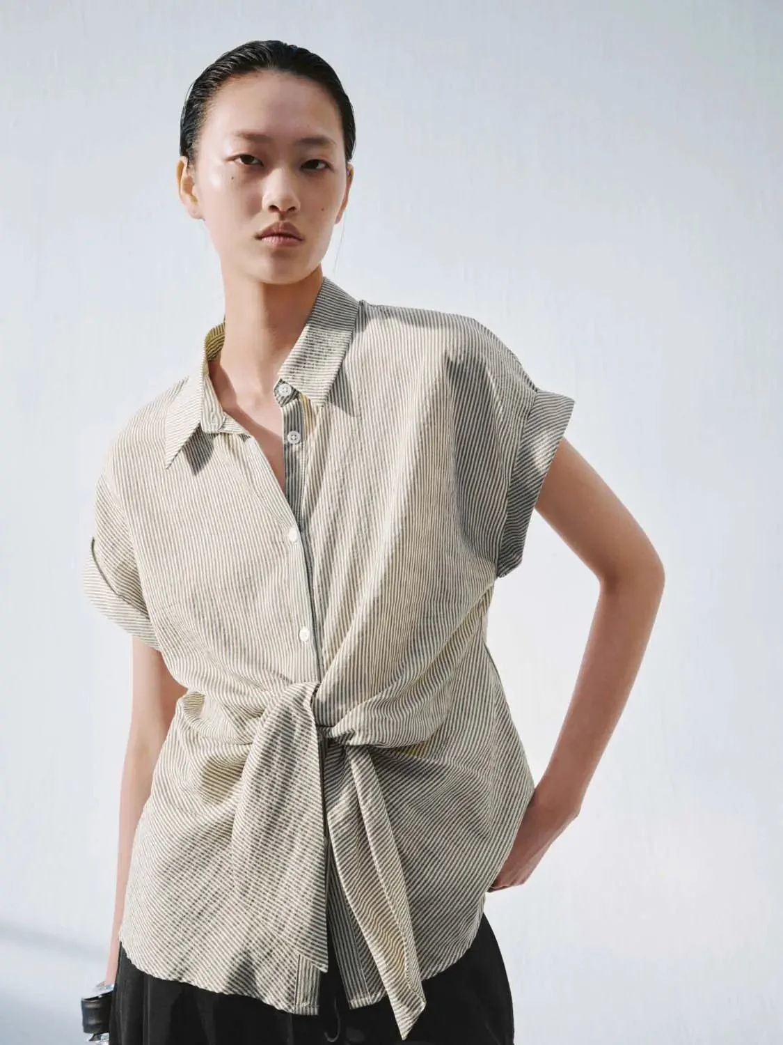 20523-tie-waist-striped-short-sleeve-shirts-2.webp Tie-Waist Striped Short Sleeve Shirts