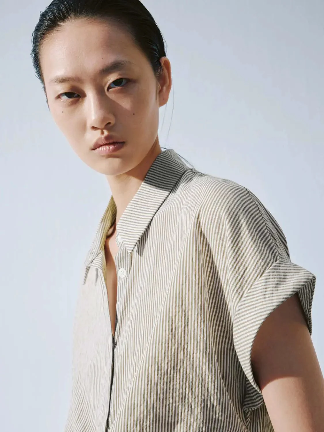 20523-tie-waist-striped-short-sleeve-shirts-3.webp Tie-Waist Striped Short Sleeve Shirts