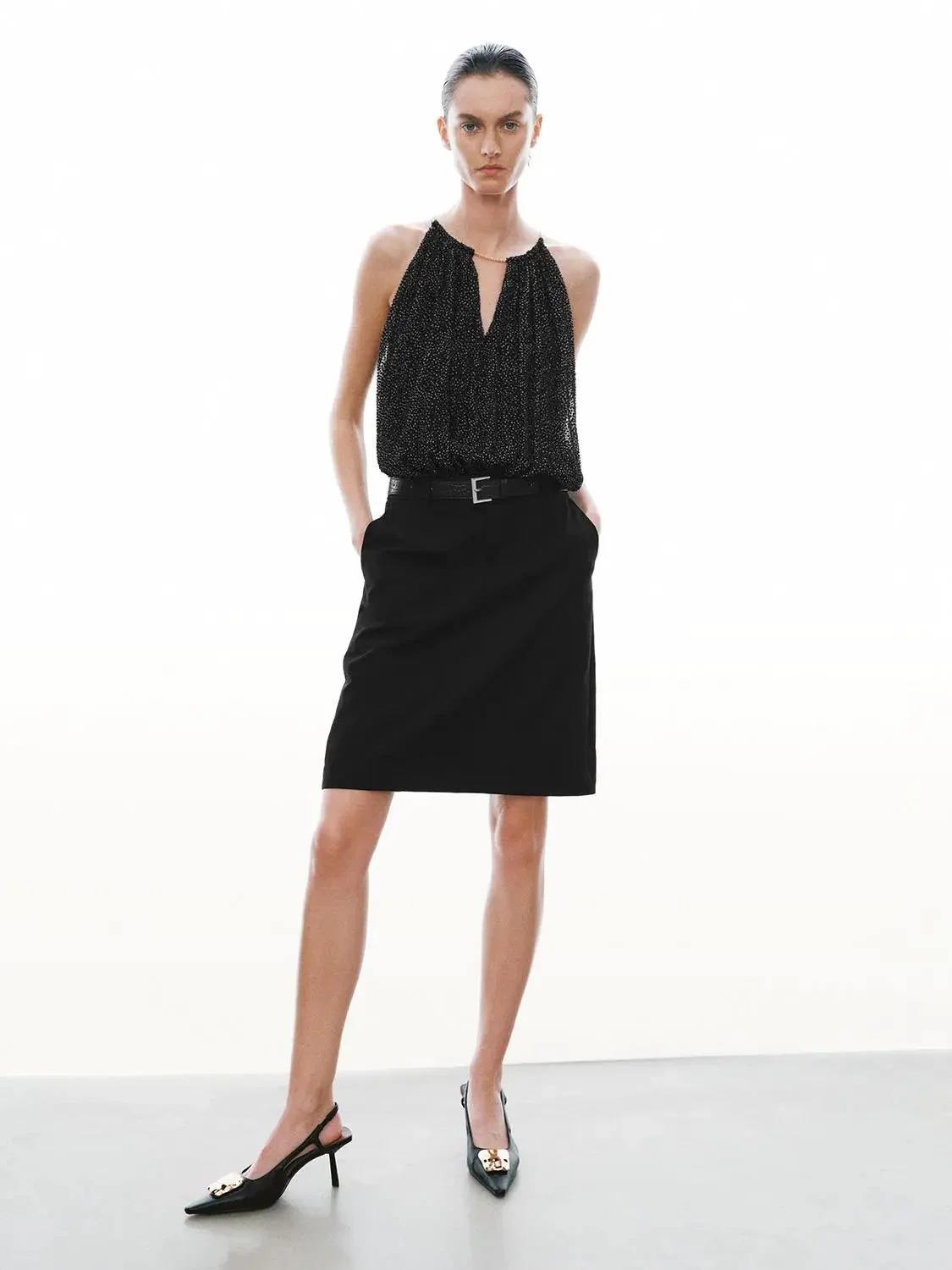 20586-dotted-halter-neck-sleeveless-straight-midi-dresses-5.webp Dotted Halter Neck Sleeveless Straight Midi Dresses