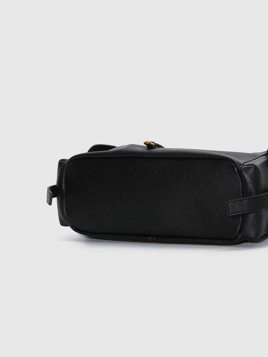 20612-faux-leather-multi-pocket-shoulder-bags-6.webp Faux Leather Multi-Pocket Shoulder Bags