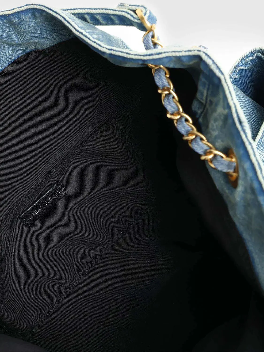 20613-oversize-chain-detail-denim-shoulder-bags-5.webp Oversize Chain Detail Denim Shoulder Bags