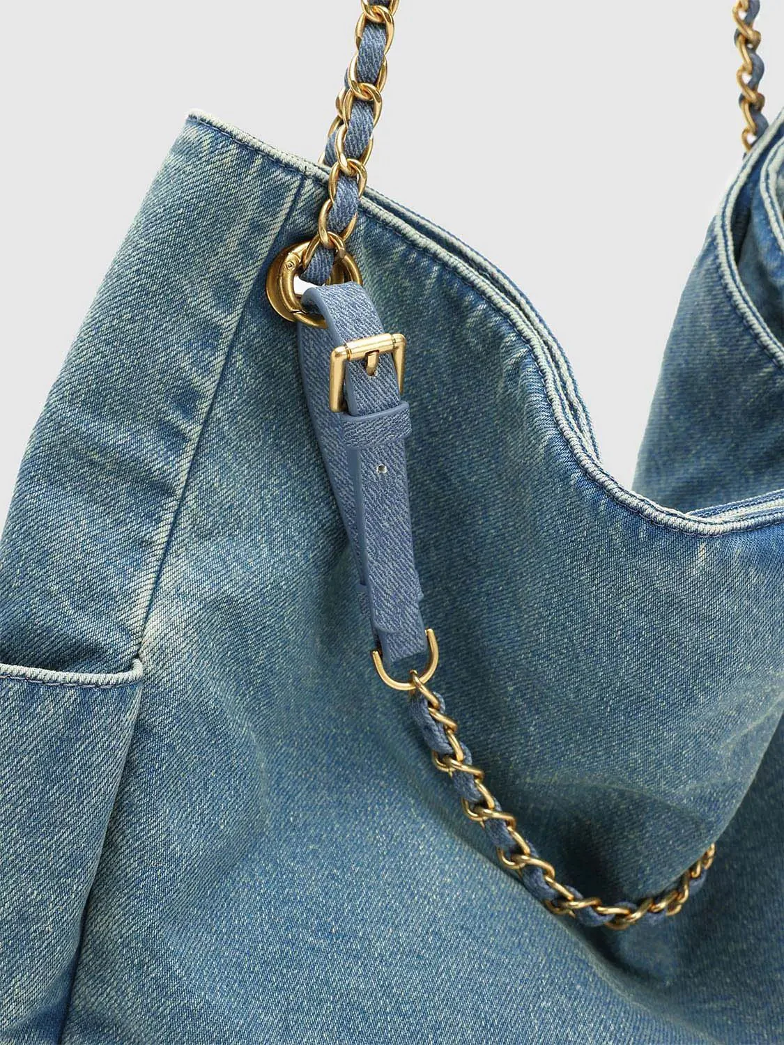 20613-oversize-chain-detail-denim-shoulder-bags-6.webp Oversize Chain Detail Denim Shoulder Bags