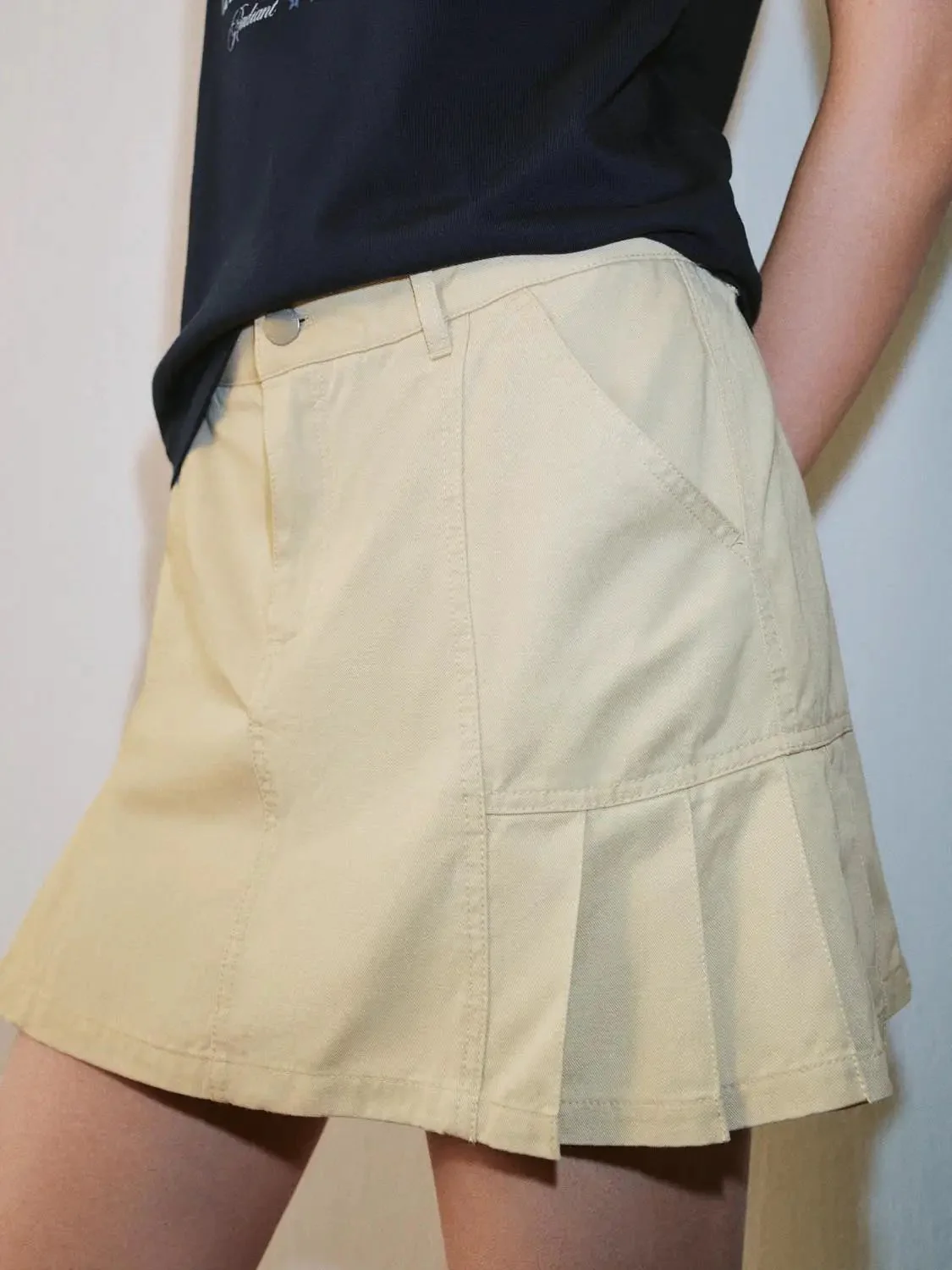20633-pleated-detail-a-line-mini-skirts-4.webp Pleated Detail A-Line Mini Skirts