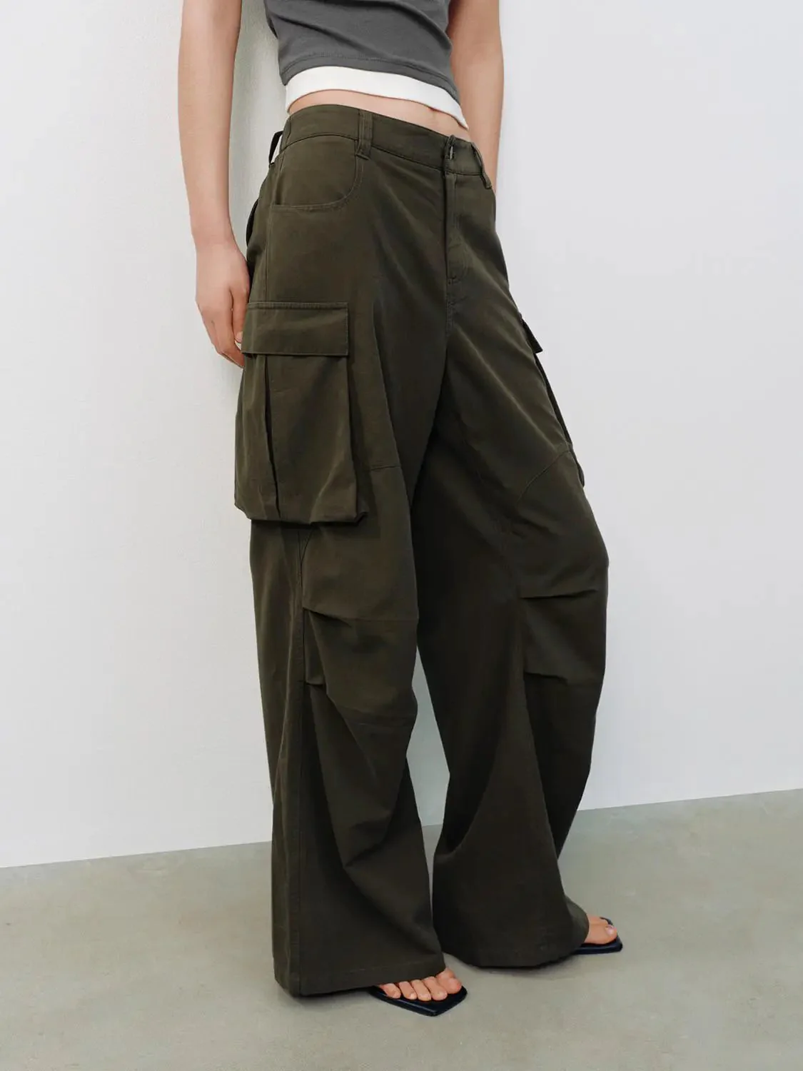 20651-flap-pocket-wide-leg-cargo-pants-3.webp Flap Pocket Wide Leg Cargo Pants