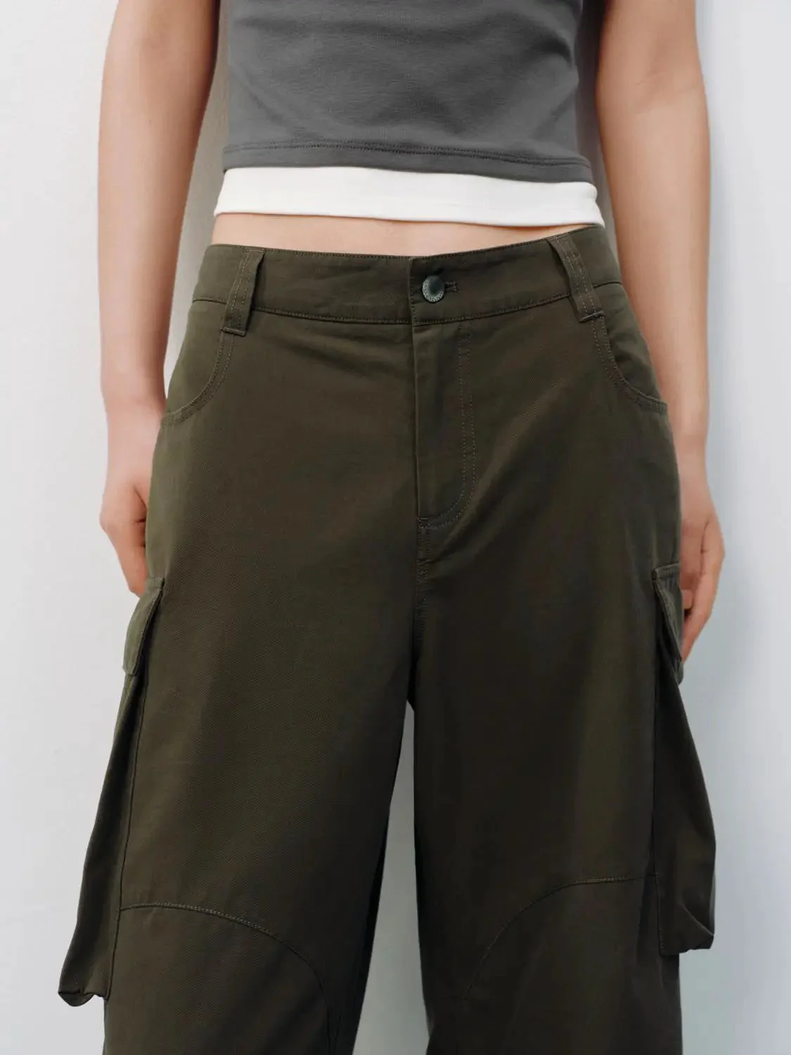 20651-flap-pocket-wide-leg-cargo-pants-5.webp Flap Pocket Wide Leg Cargo Pants