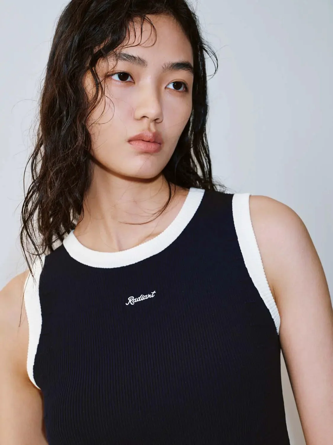20701-contrast-trim-sleeveless-knitted-t-shirts-11.webp Contrast Trim Sleeveless Knitted T-Shirts