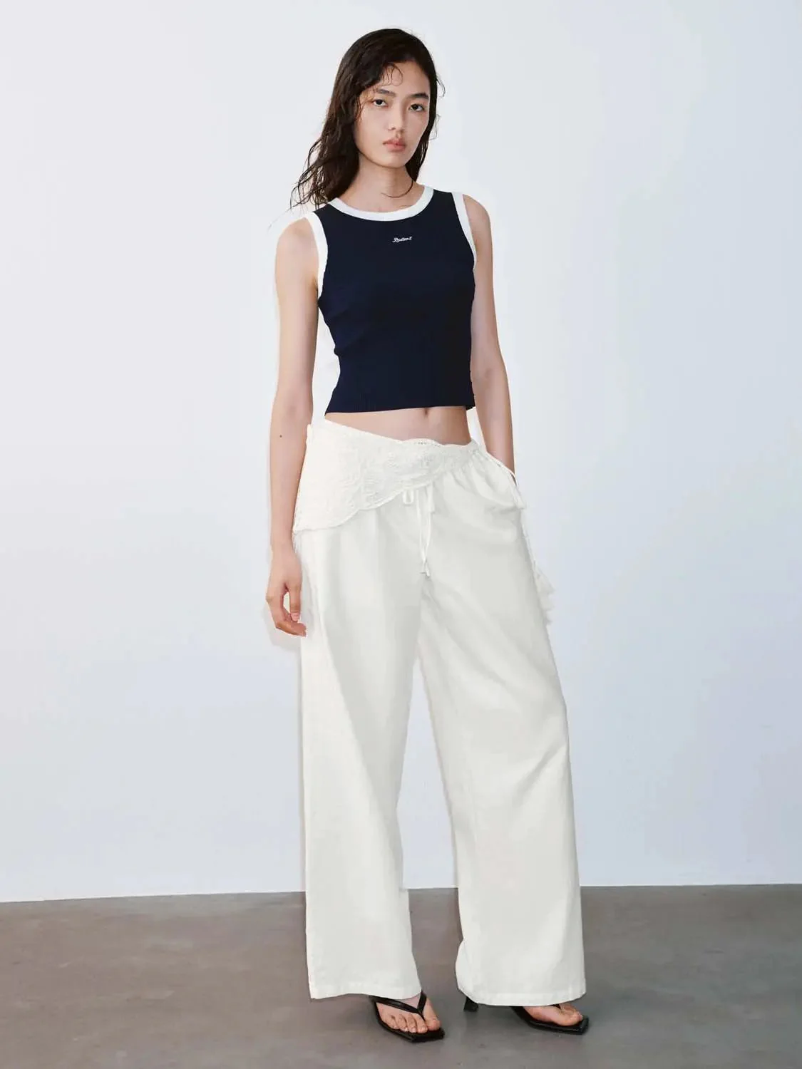 20701-contrast-trim-sleeveless-knitted-t-shirts-13.webp Contrast Trim Sleeveless Knitted T-Shirts
