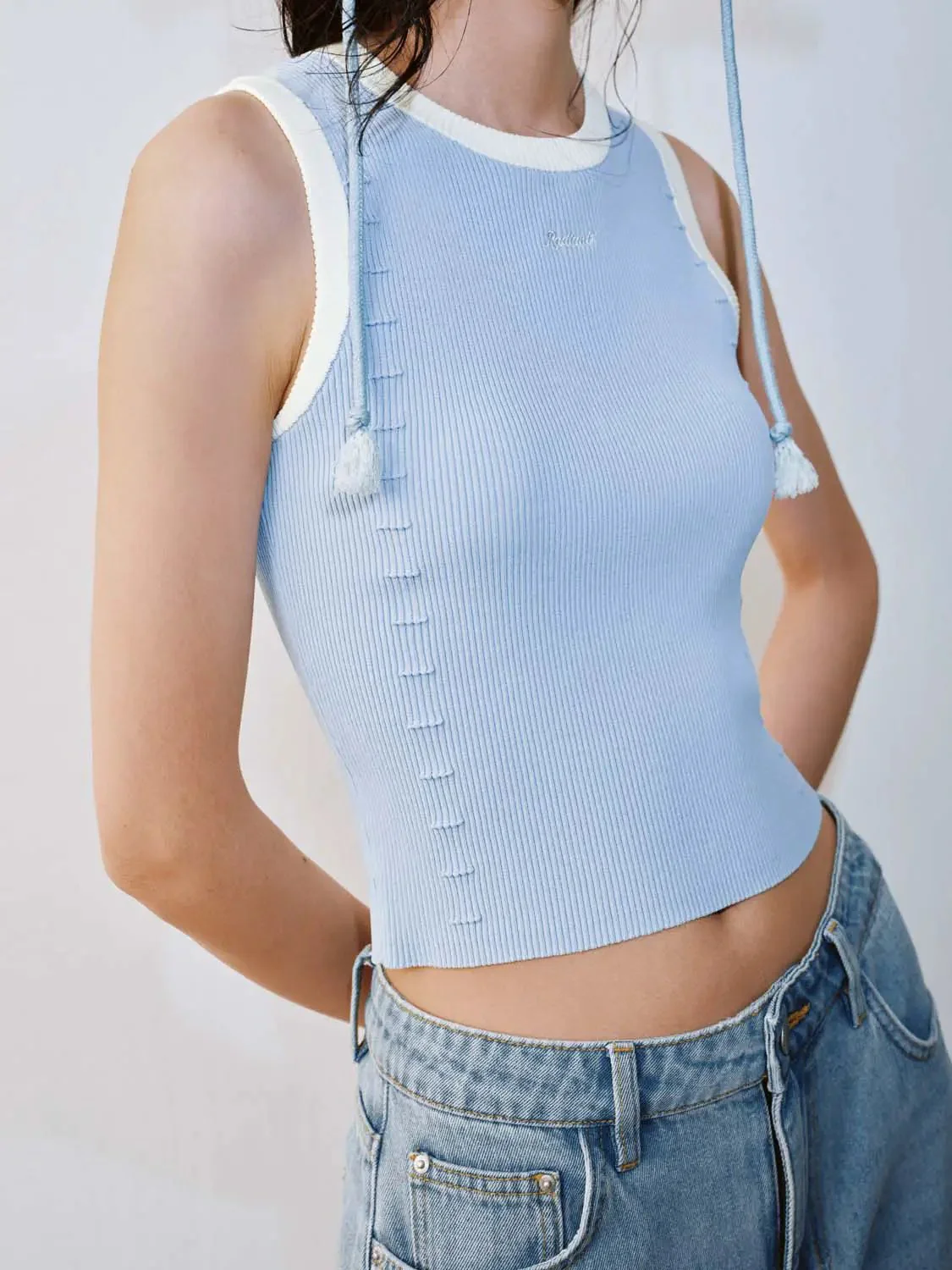20701-contrast-trim-sleeveless-knitted-t-shirts-3.webp Contrast Trim Sleeveless Knitted T-Shirts