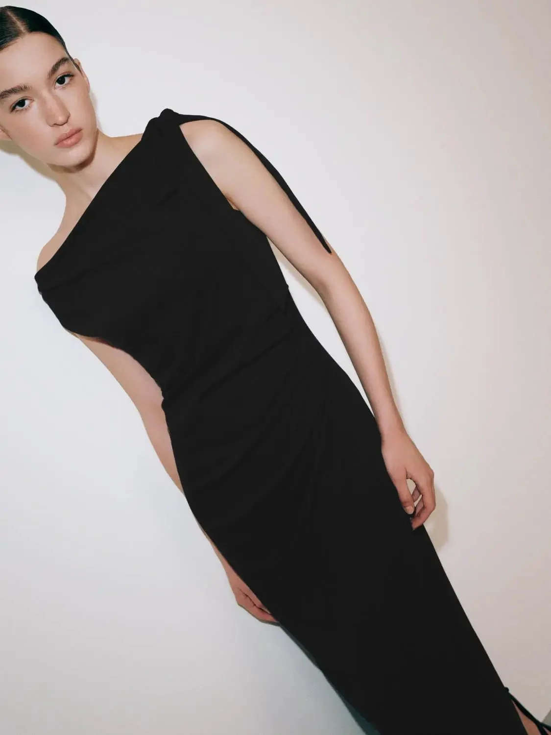 20712-elegant-cotton-ruched-sleeveless-tie-midi-dress-3.webp Elegant Cotton Ruched Sleeveless Tie Midi Dress