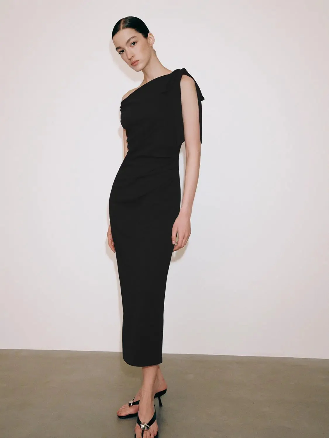 20712-elegant-cotton-ruched-sleeveless-tie-midi-dress-9.webp Elegant Cotton Ruched Sleeveless Tie Midi Dress