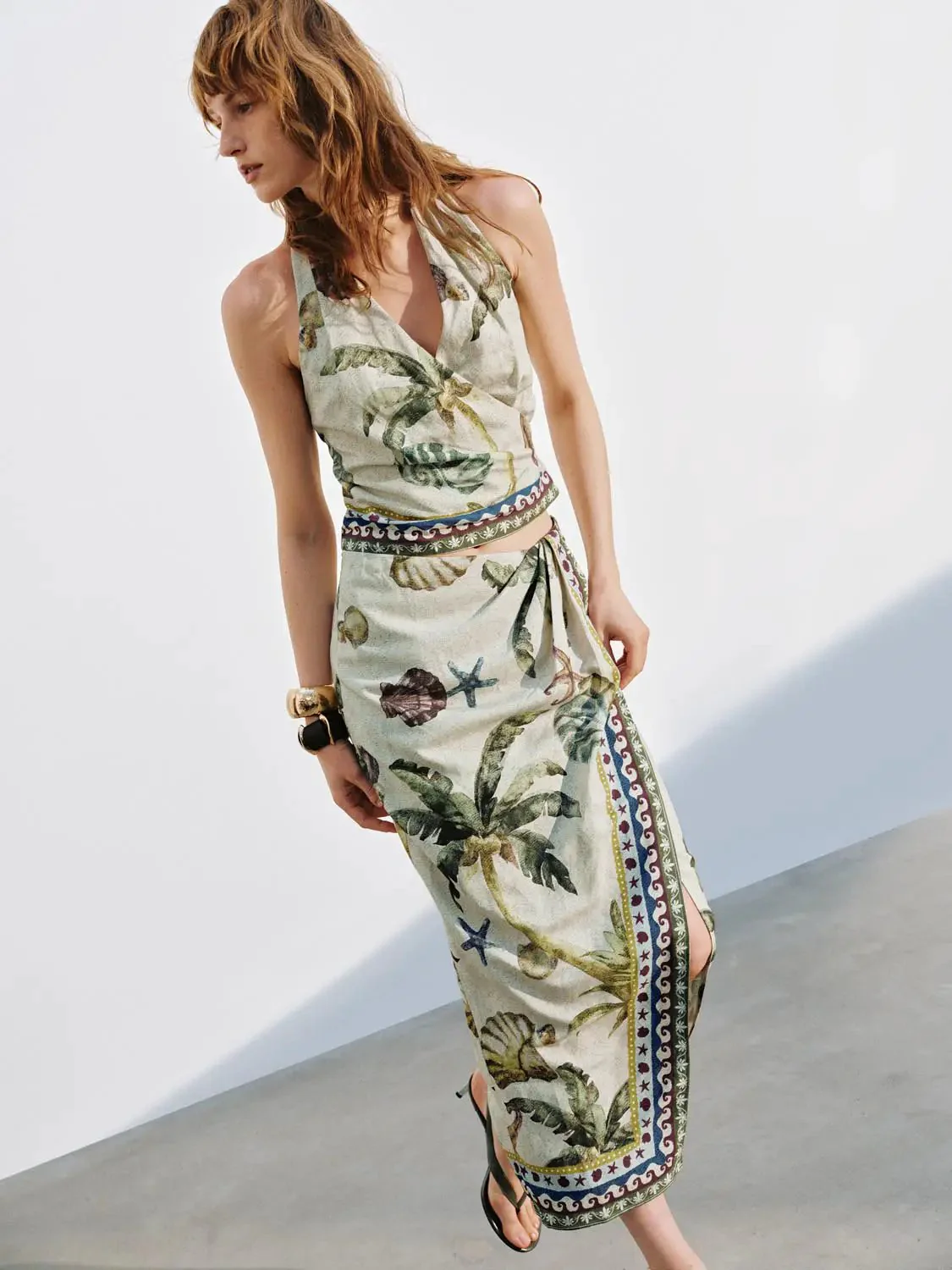 20718-printed-cross-detail-viscose-linen-blend-sleeveless-shirt-2.webp Printed Cross Detail Viscose Linen Blend Sleeveless Shirt