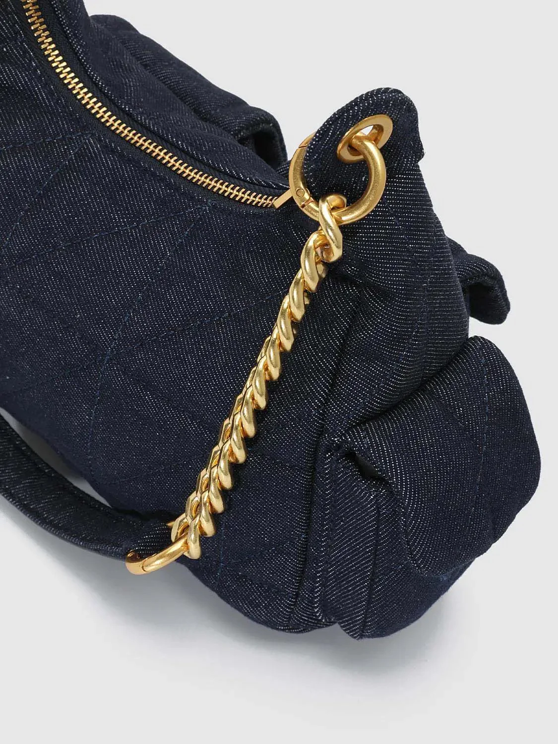 20730-chain-detail-multi-pocket-diamond-denim-shoulder-bags-4.webp Chain Detail Multi-Pocket Diamond Denim Shoulder Bags