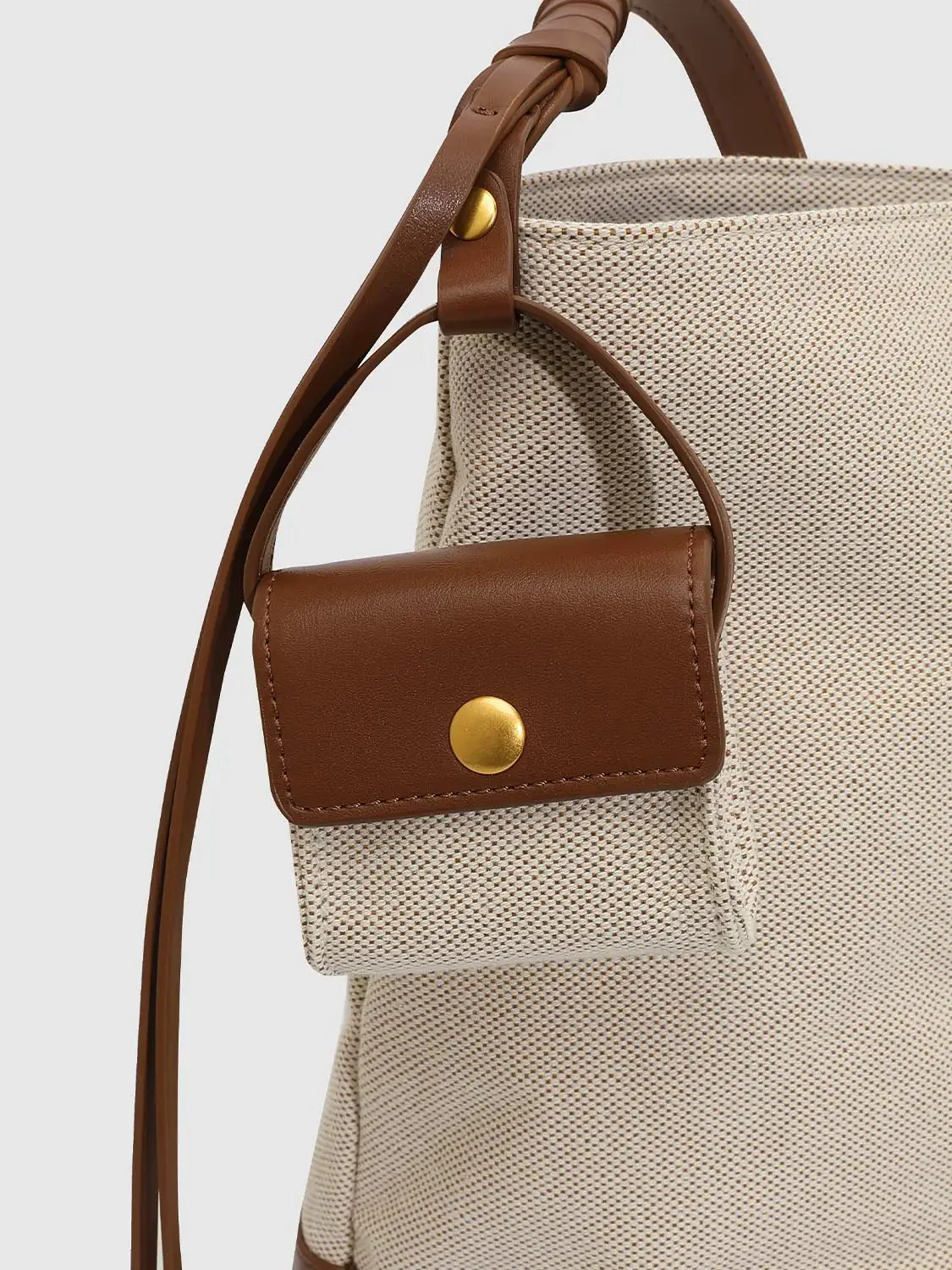 20750-contrast-belted-shoulder-bags-14.webp Contrast Belted Shoulder Bags