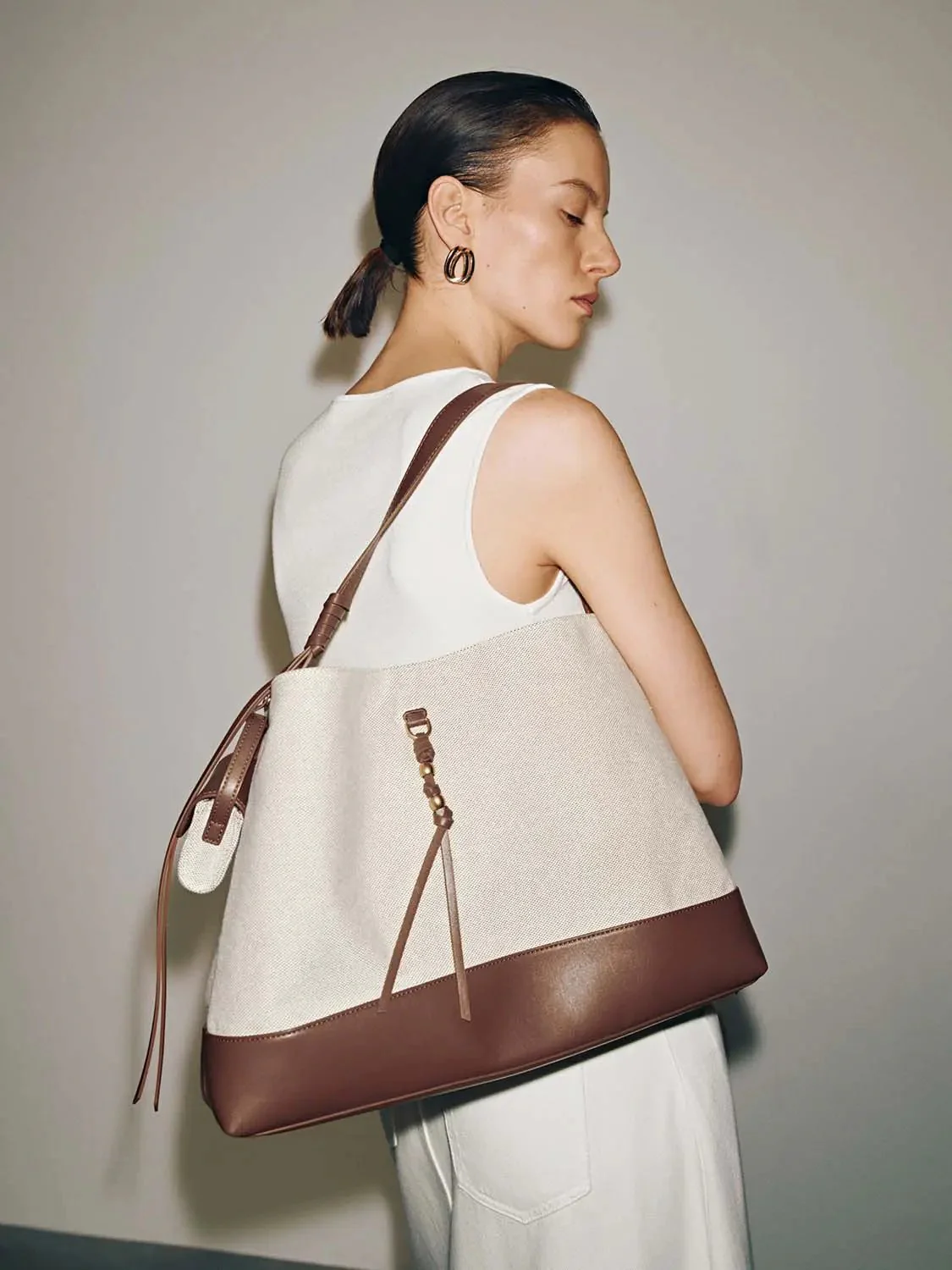 20750-contrast-belted-shoulder-bags-16.webp Contrast Belted Shoulder Bags