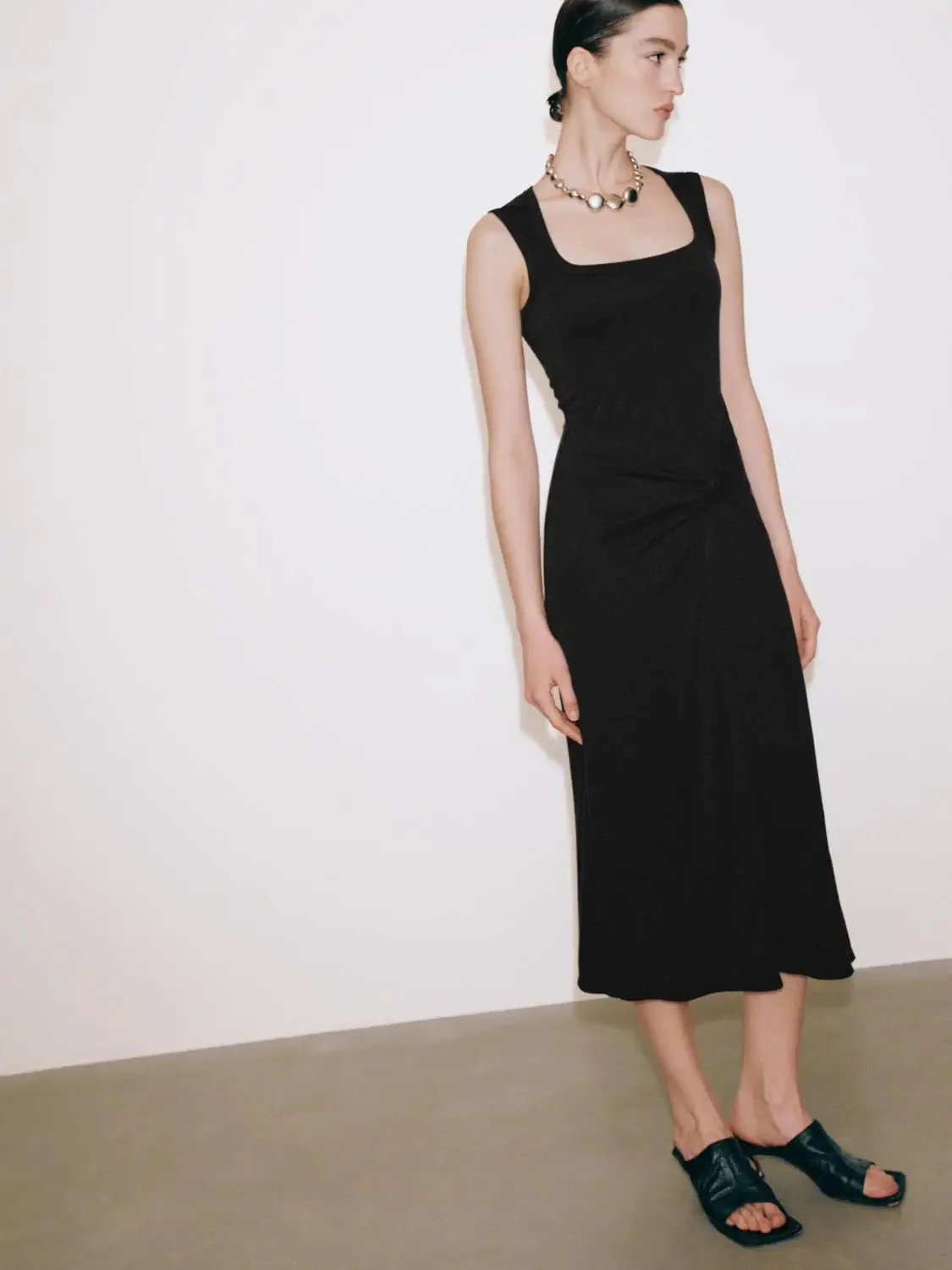 Viscose Cotton U Neck Knot Front Midi Dresses