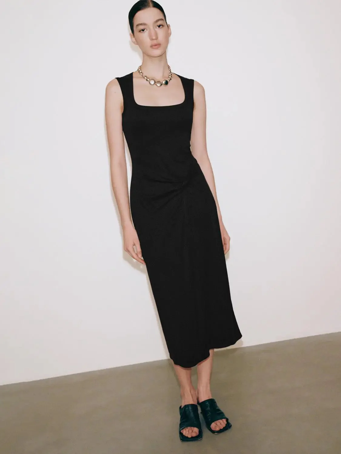 Viscose Cotton U Neck Knot Front Midi Dresses