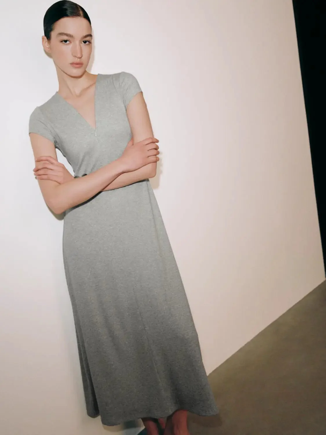 20806-cotton-viscose-blend-v-neck-short-sleeve-midi-dresses-2.webp Cotton Viscose Blend V Neck Short Sleeve Midi Dresses