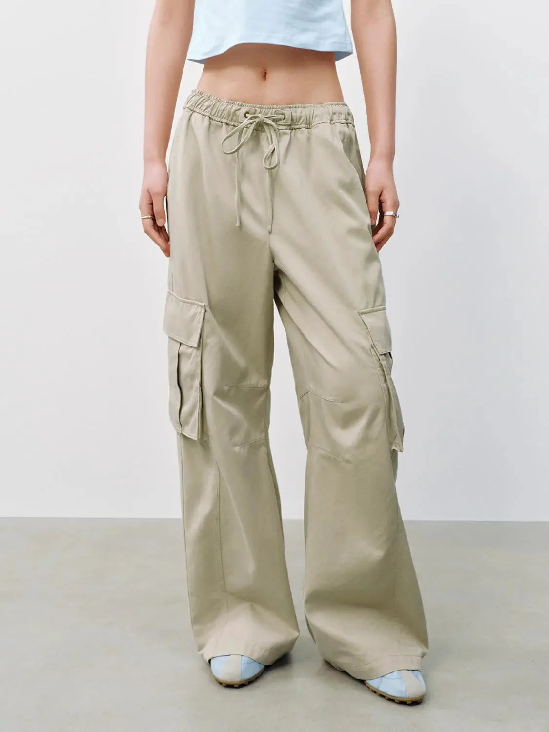 20843-flap-pocket-drawstring-wide-leg-pants-9.webp Flap Pocket Drawstring Wide Leg Pants