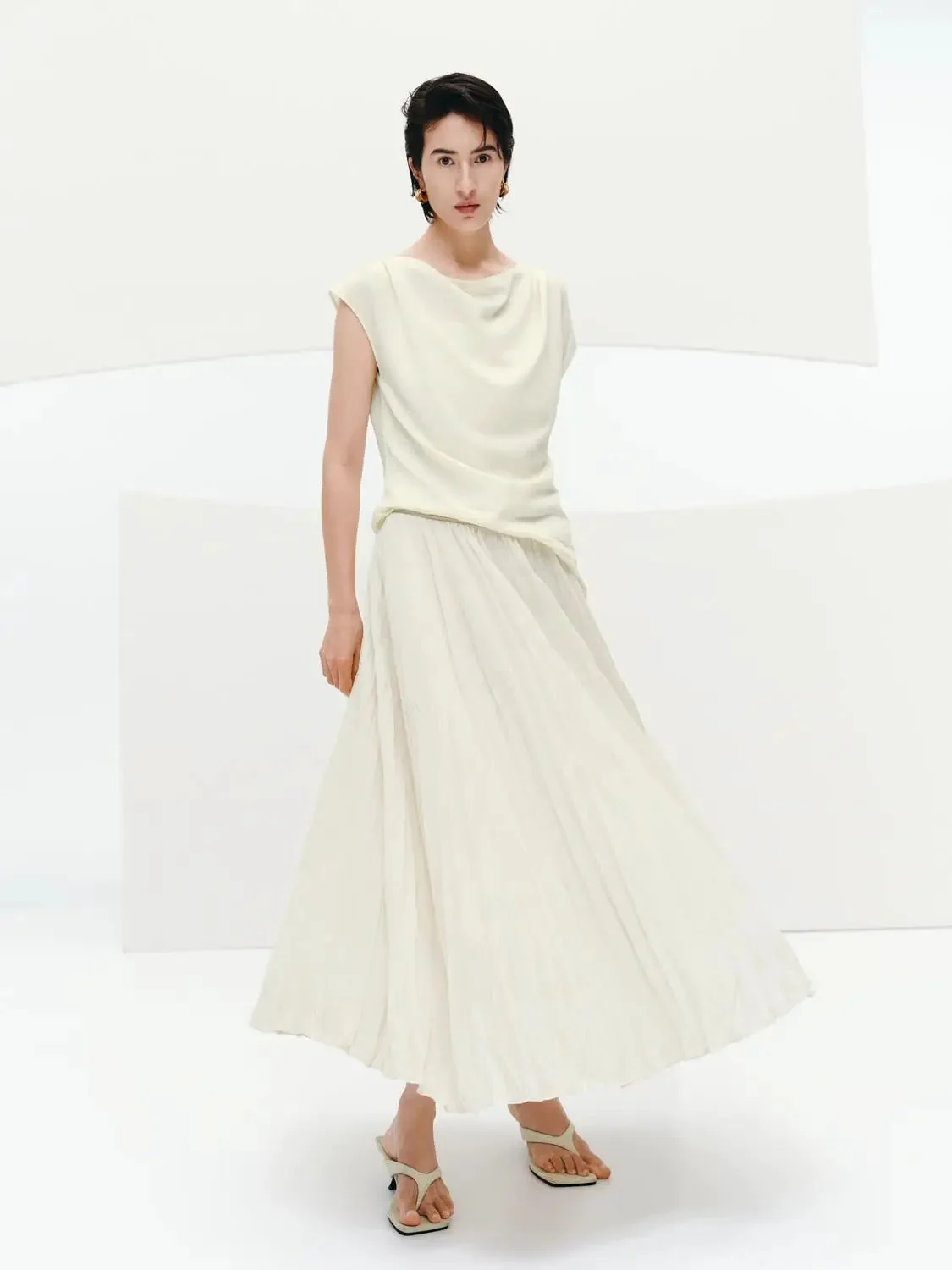 20896-pull-on-shirring-detail-a-line-midi-skirts-5.webp Pull On Shirring Detail A-Line Midi Skirts