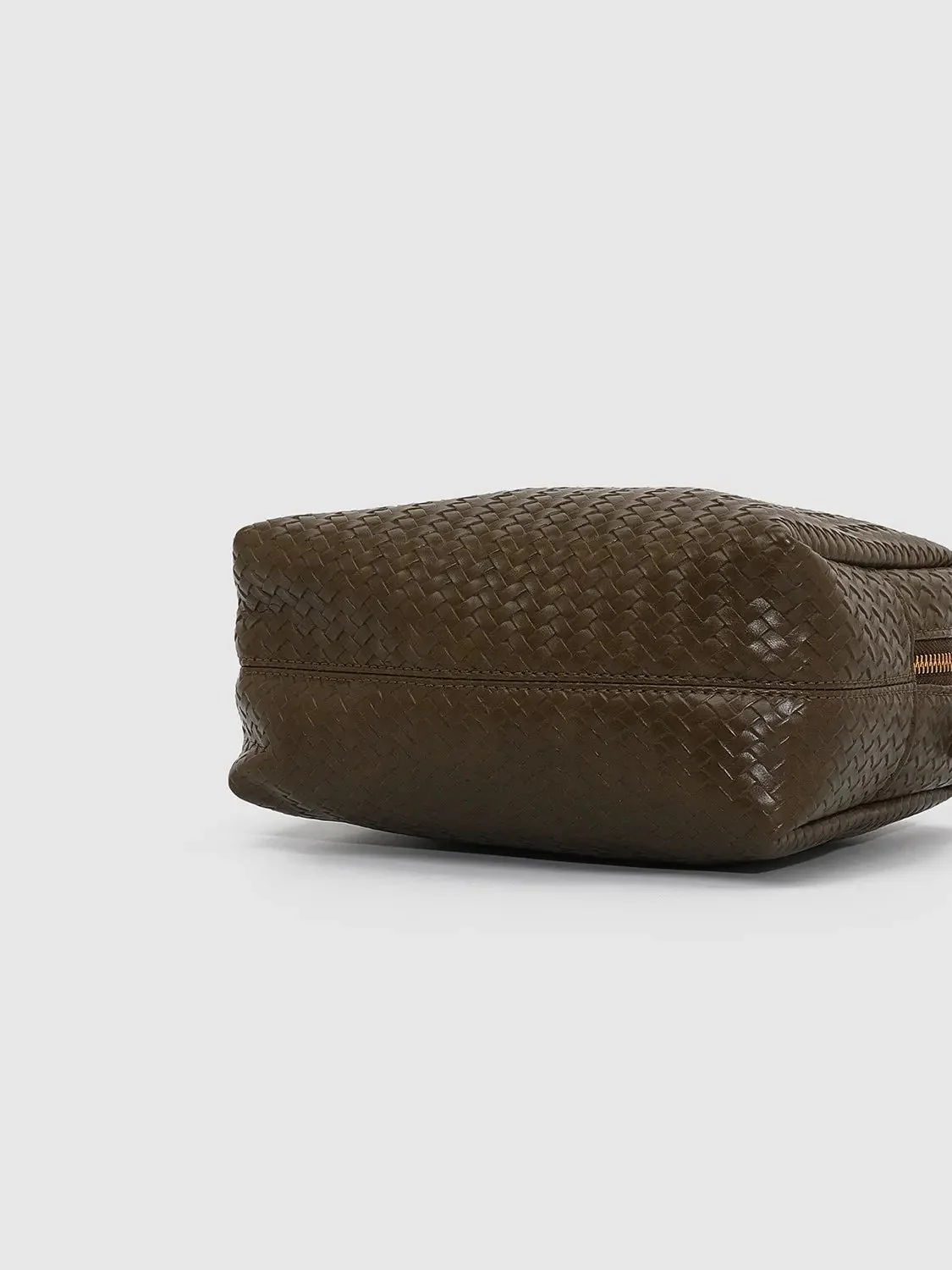 20940-faux-leather-woven-handle-shoulder-bags-6.webp Faux Leather Woven Handle Shoulder Bags