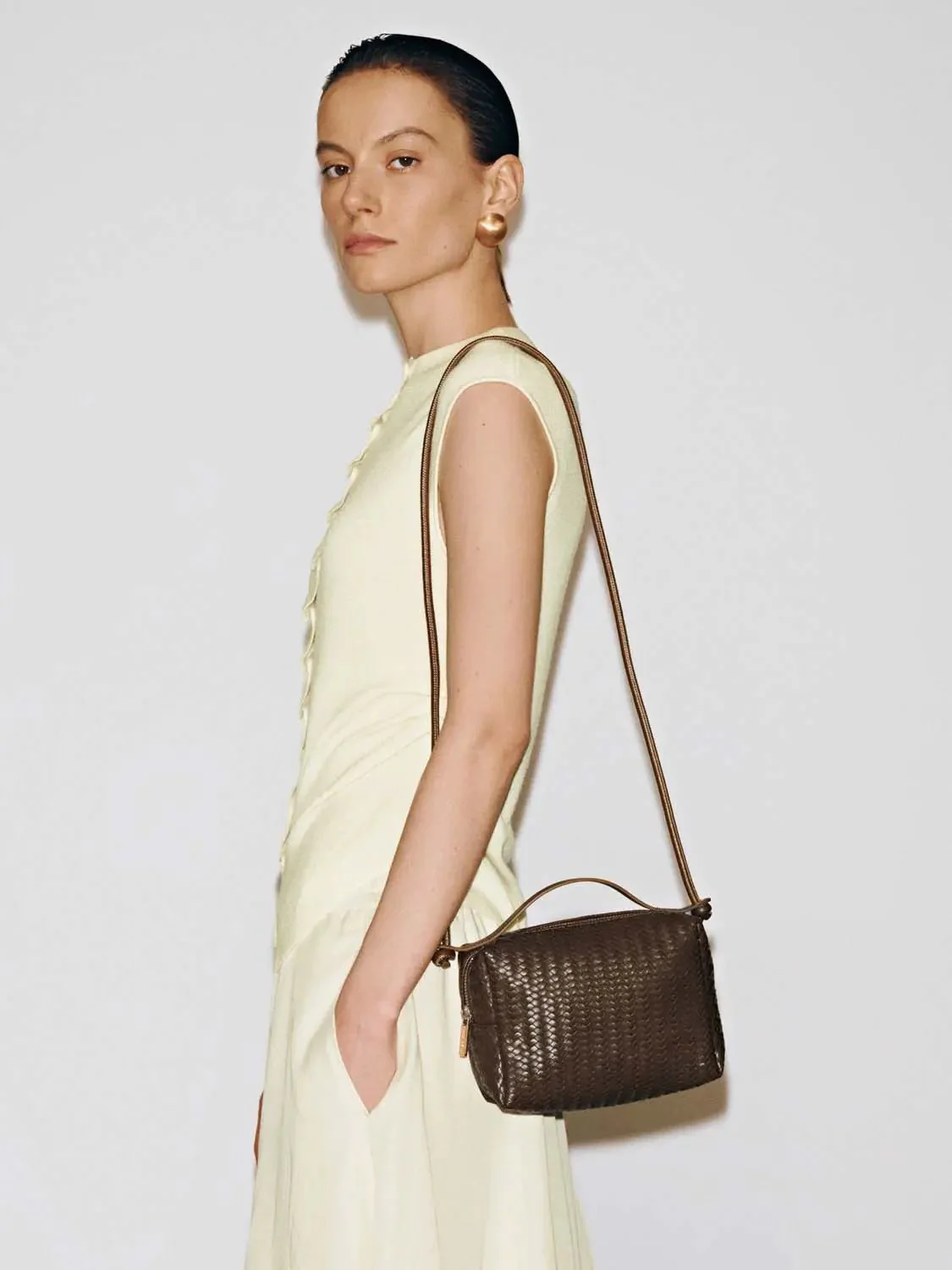 20940-faux-leather-woven-handle-shoulder-bags-8.webp Faux Leather Woven Handle Shoulder Bags