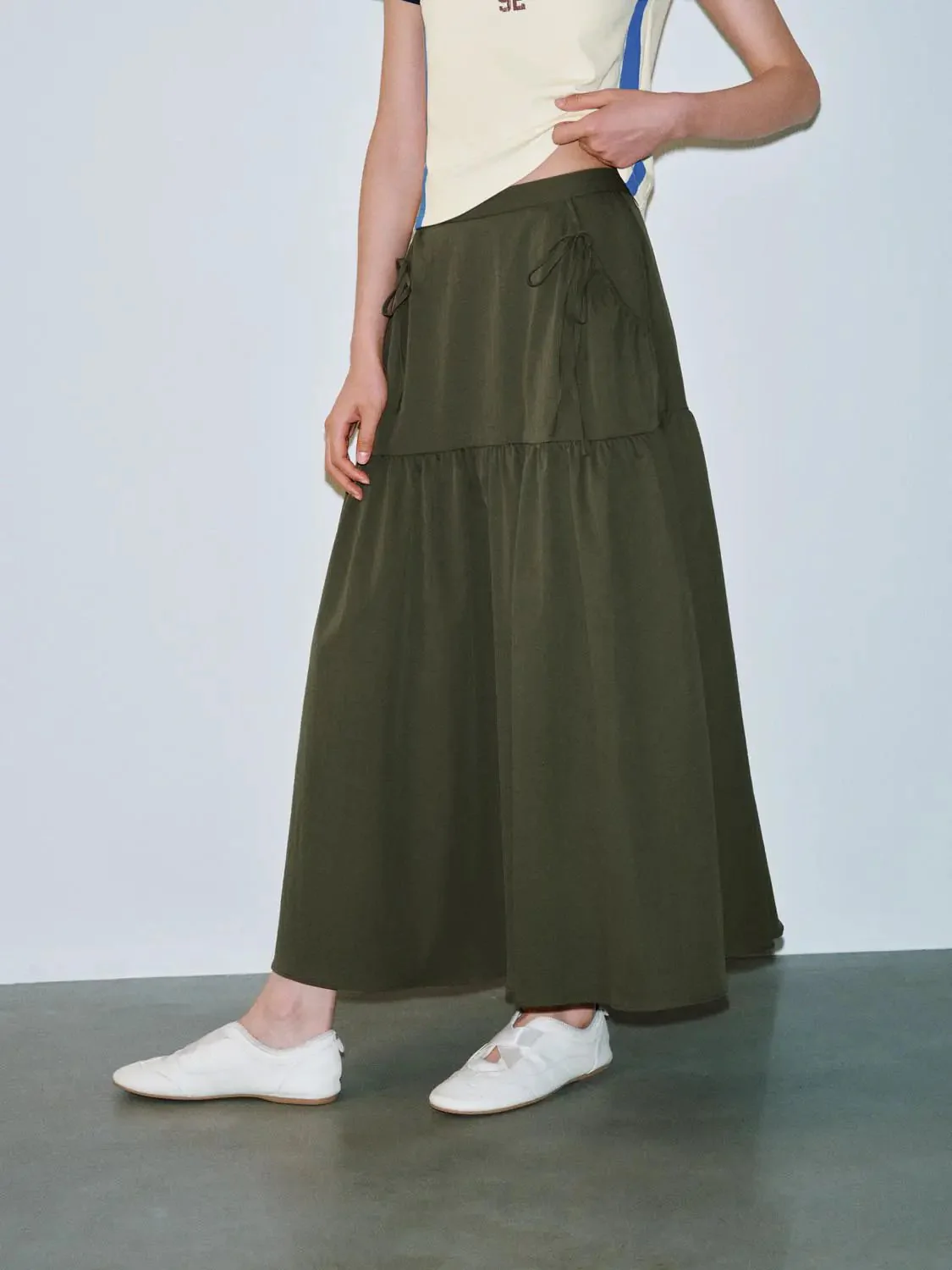 20948-bow-detail-shirring-a-line-midi-skirts-3.webp Bow Detail Shirring A-Line Midi Skirts