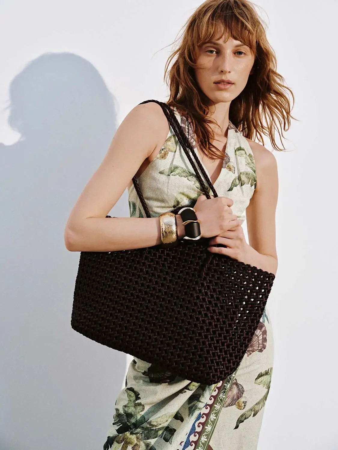 20952-oversize-crochet-shoulder-bags-8.webp Oversize Crochet Shoulder Bags