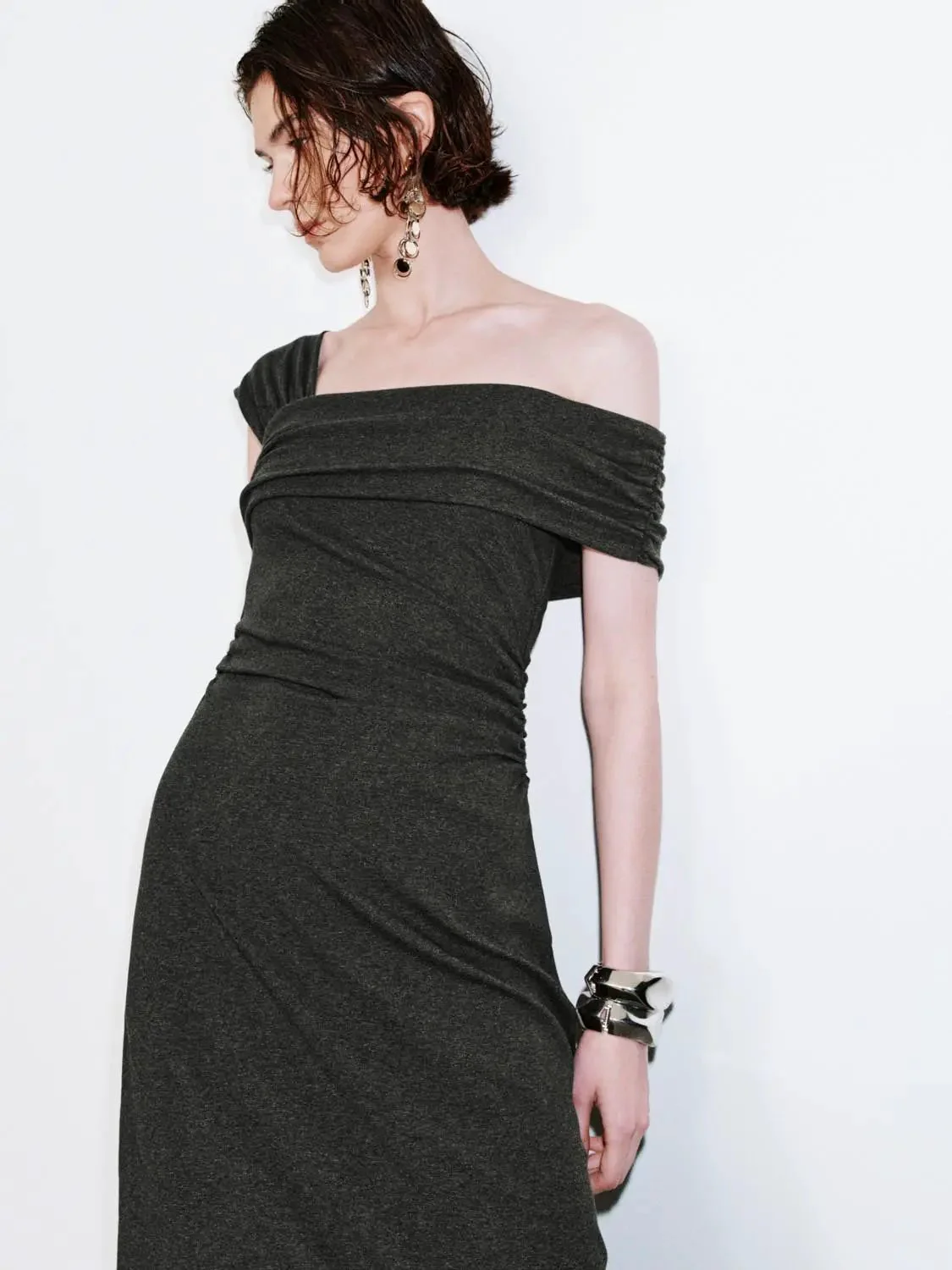 20994-cotton-blend-one-shoulder-ruched-midi-dress-2.webp Cotton Blend One Shoulder Ruched Midi Dress