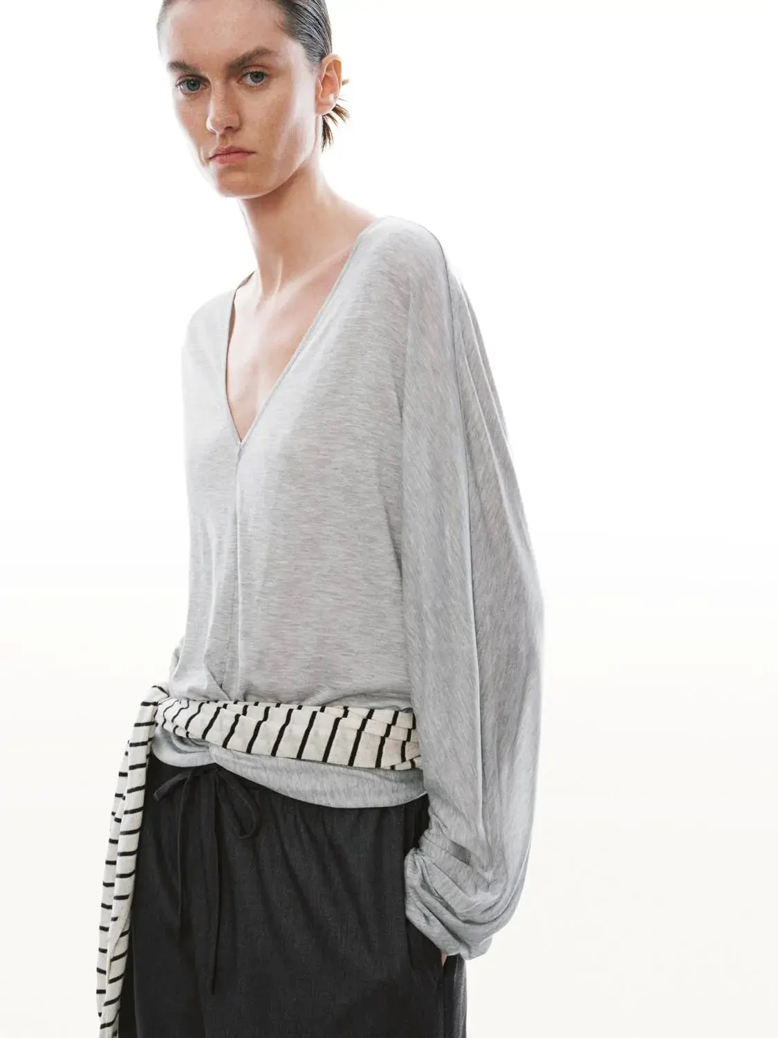 21045-lightweight-100-percent-lyocell-v-neck-long-sleeve-top-2.webp Lightweight 100 Percent Lyocell V Neck Long Sleeve Top