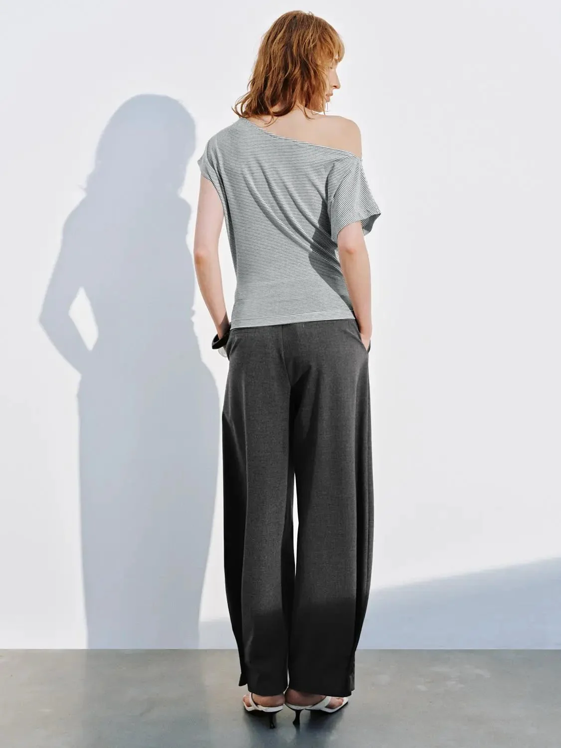21090-tailored-barrel-leg-pants-4.webp Tailored Barrel Leg Pants