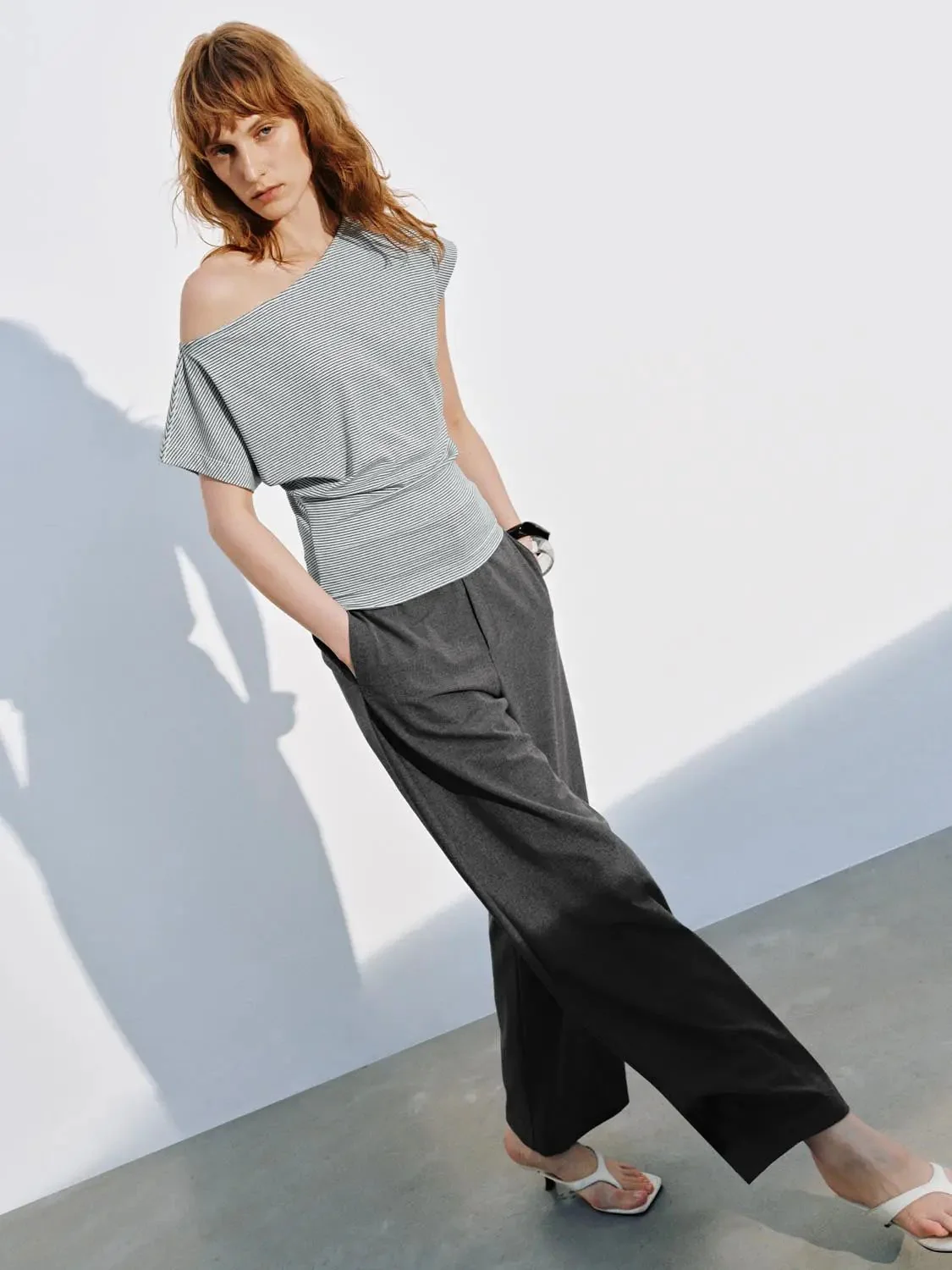 21090-tailored-barrel-leg-pants-6.webp Tailored Barrel Leg Pants