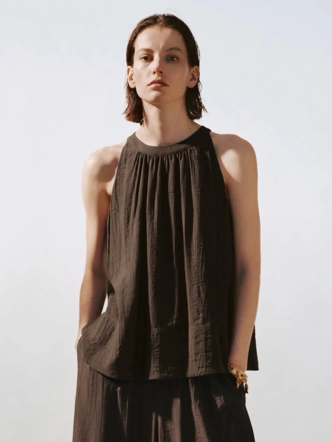 21097-shirring-detail-sleeveless-overhead-shirts-1.webp Shirring Detail Sleeveless Overhead Shirts