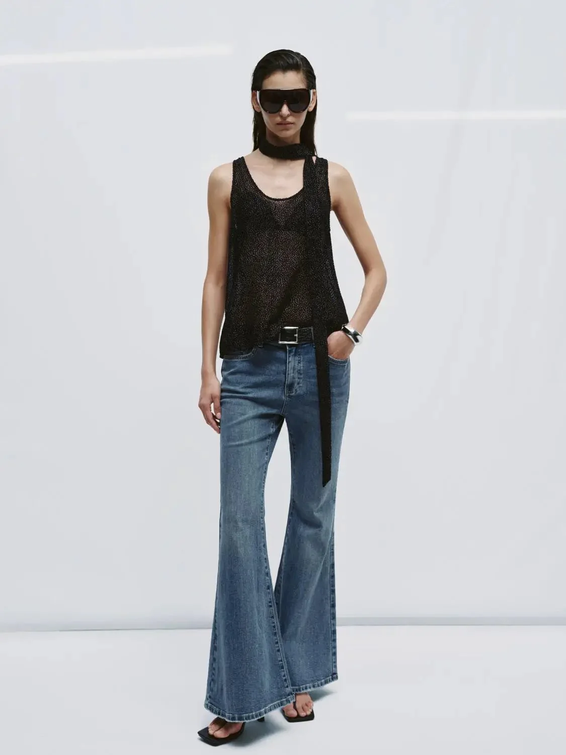 21109-scarf-neck-contrast-dotted-cami-tops-5.webp Scarf Neck Contrast Dotted Cami Tops