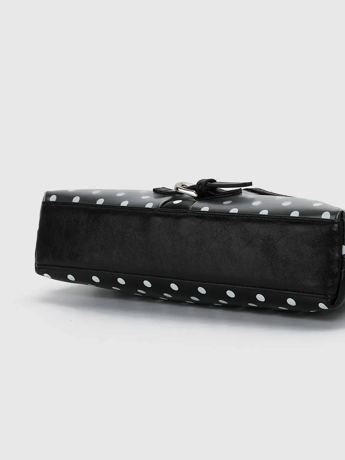 21139-polka-dotted-shoulder-bags-4.webp Polka Dotted Shoulder Bags