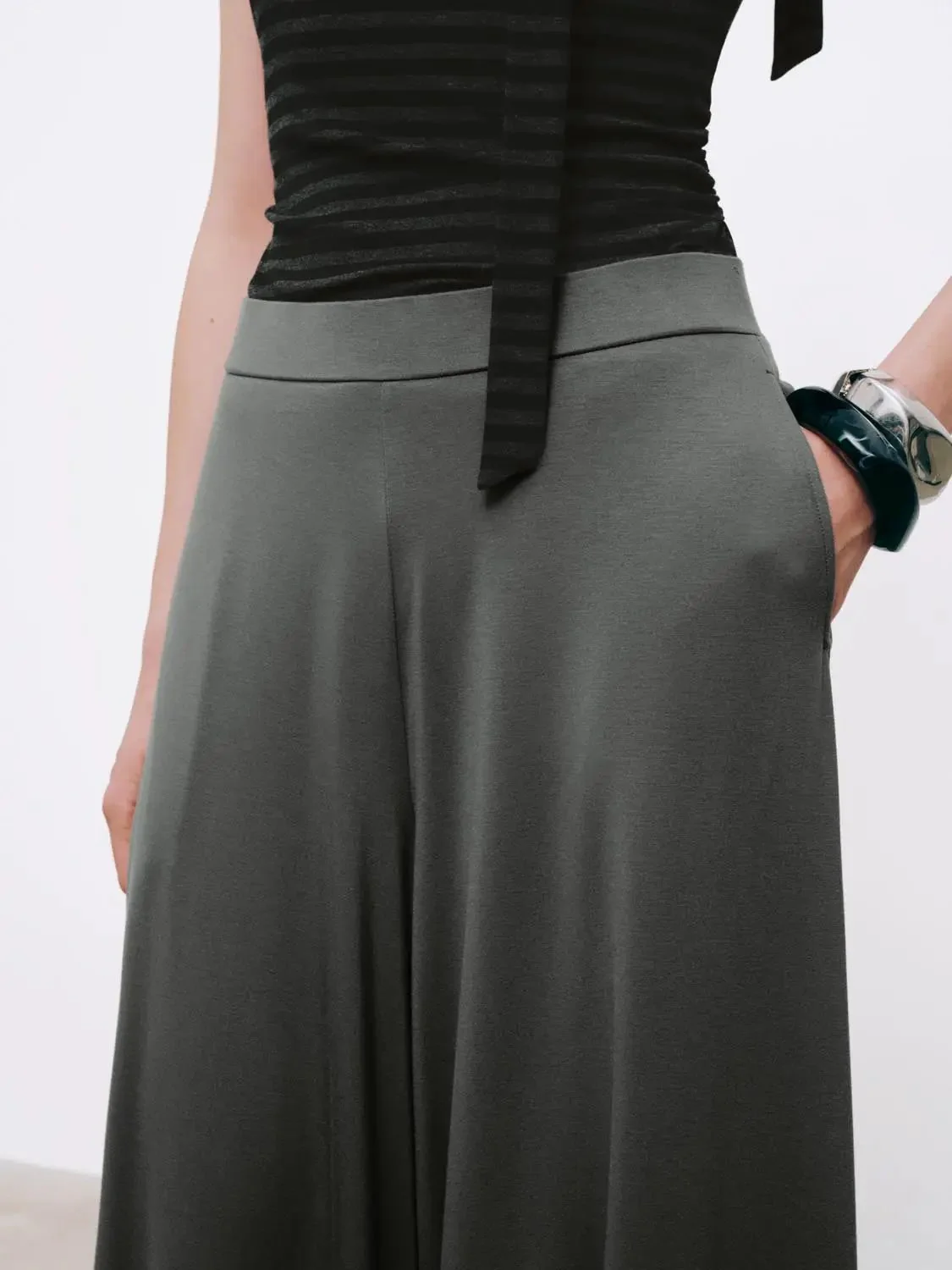 21166-pull-on-loose-fit-wide-leg-pants-5.webp Pull On Loose-Fit Wide Leg Pants