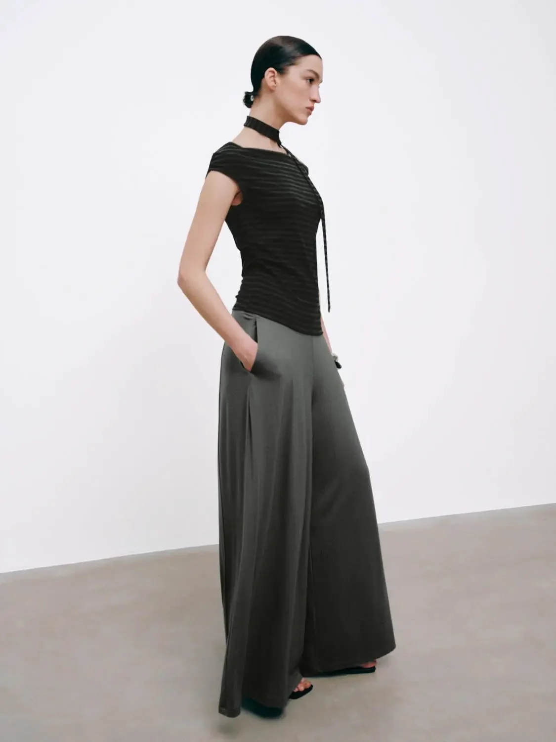 21166-pull-on-loose-fit-wide-leg-pants-6.webp Pull On Loose-Fit Wide Leg Pants
