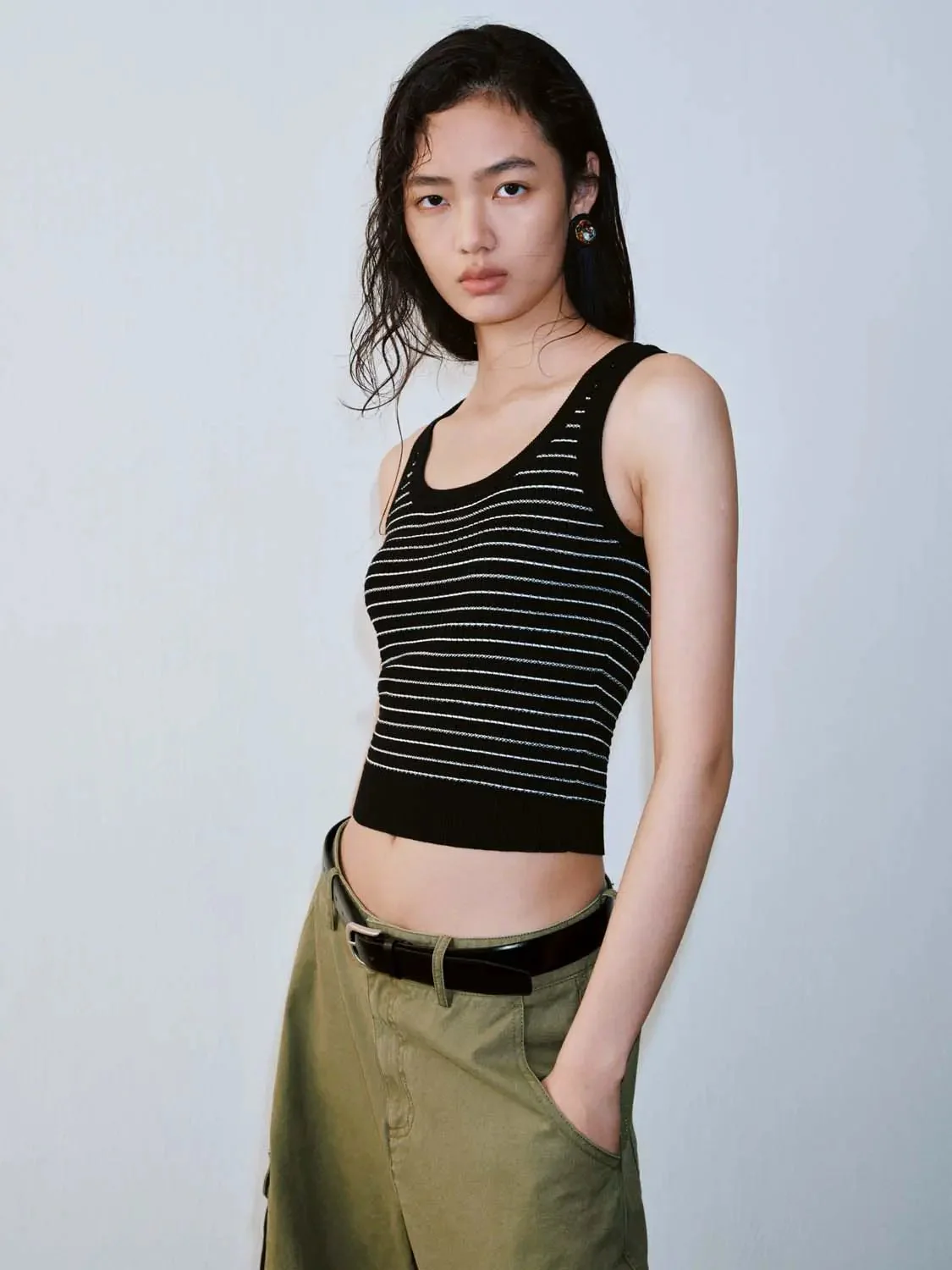 21218-contrast-striped-sleeveless-knitted-t-shirts-10.webp Contrast Striped Sleeveless Knitted T-Shirts