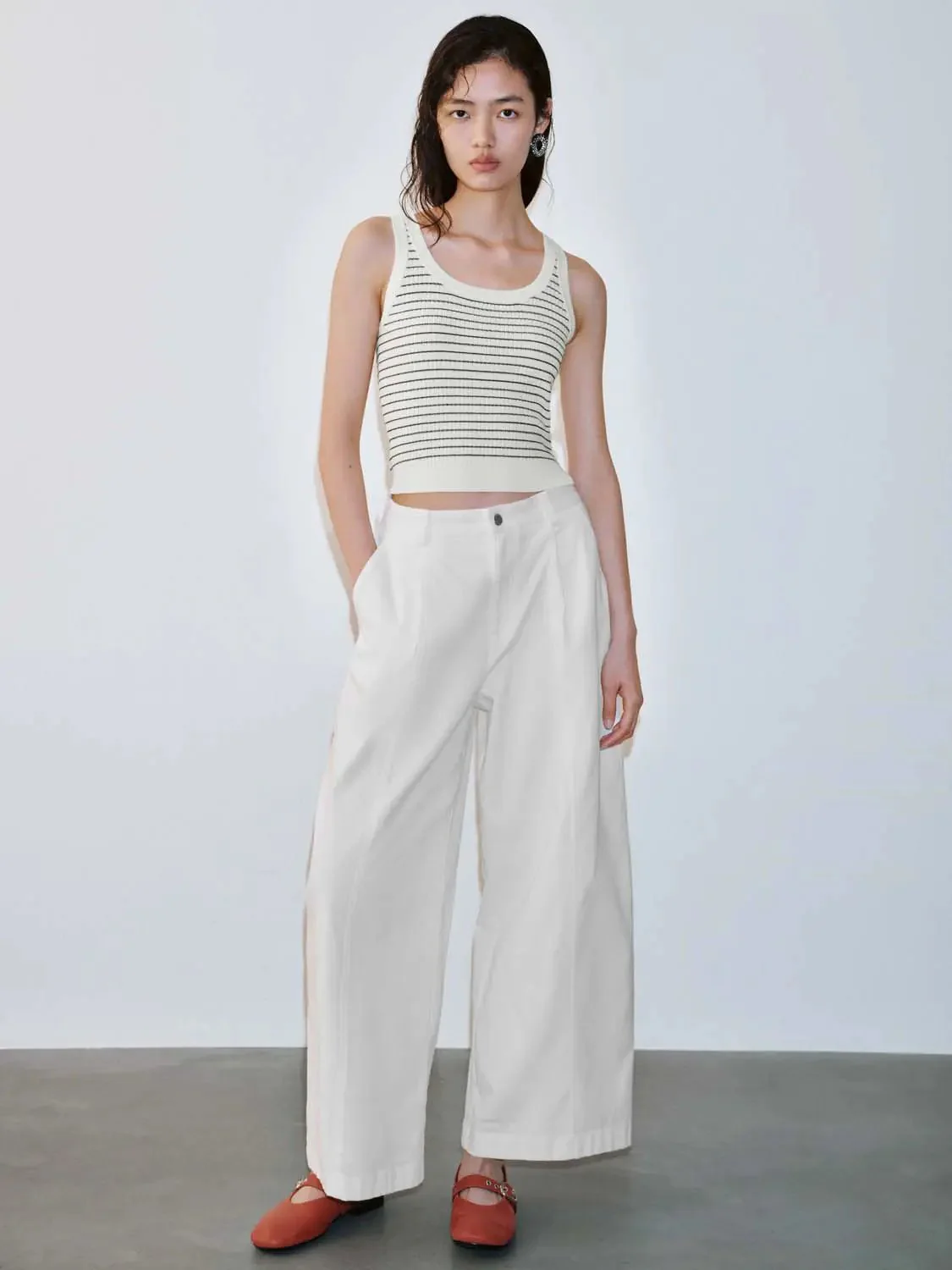 21218-contrast-striped-sleeveless-knitted-t-shirts-4.webp Contrast Striped Sleeveless Knitted T-Shirts