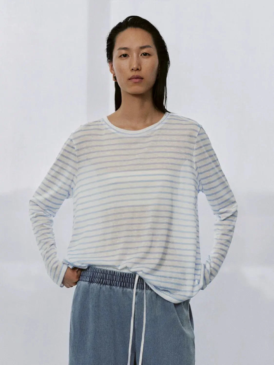 21240-striped-long-sleeve-knit-relaxed-top-t-shirts-1.webp Striped Long Sleeve Knit Relaxed Top T Shirts