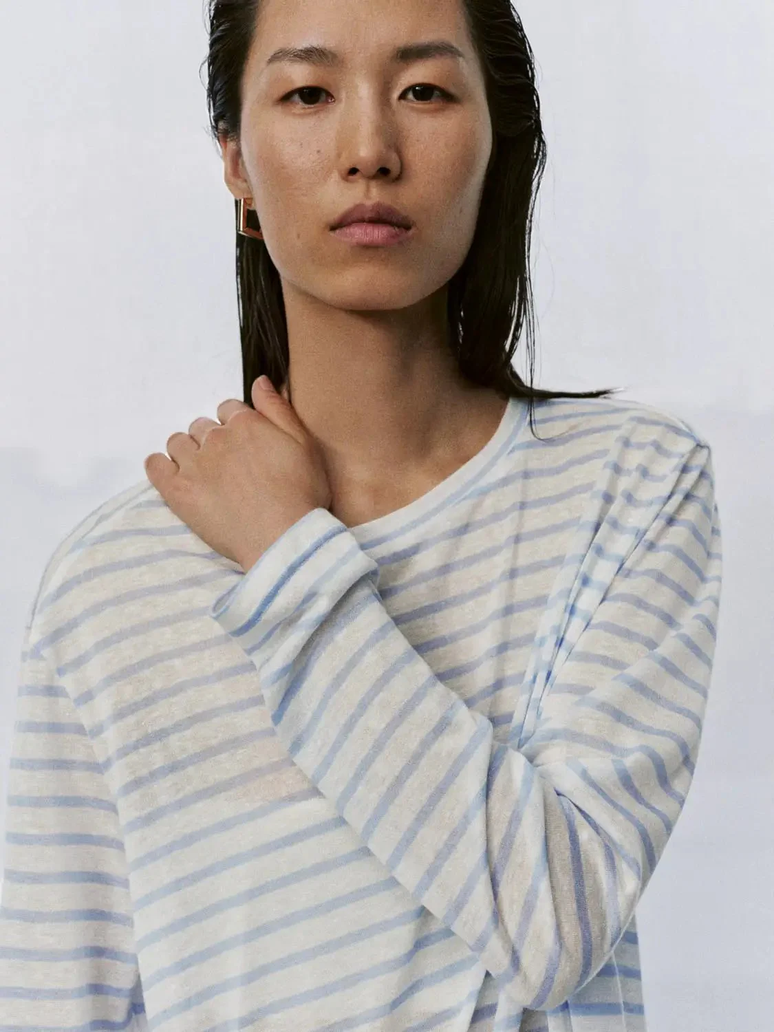 21240-striped-long-sleeve-knit-relaxed-top-t-shirts-3.webp Striped Long Sleeve Knit Relaxed Top T Shirts