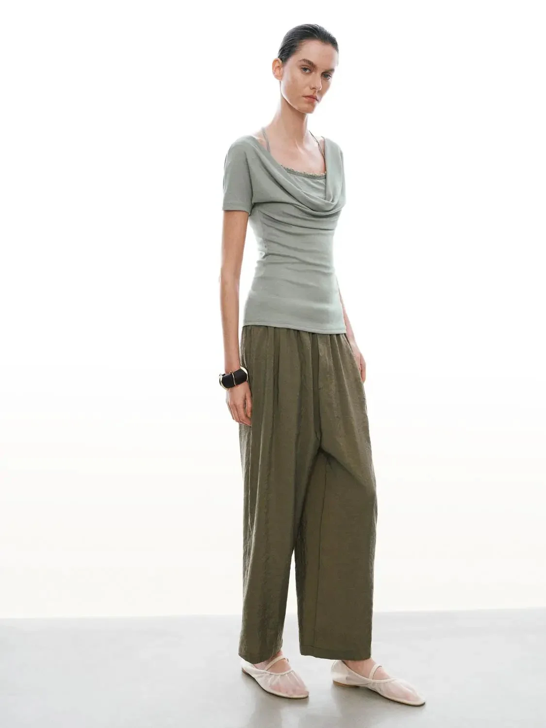 21246-lyocell-cowl-neck-halter-skinny-fit-t-shirts-5.webp Lyocell Cowl Neck Halter Skinny-Fit T-Shirts